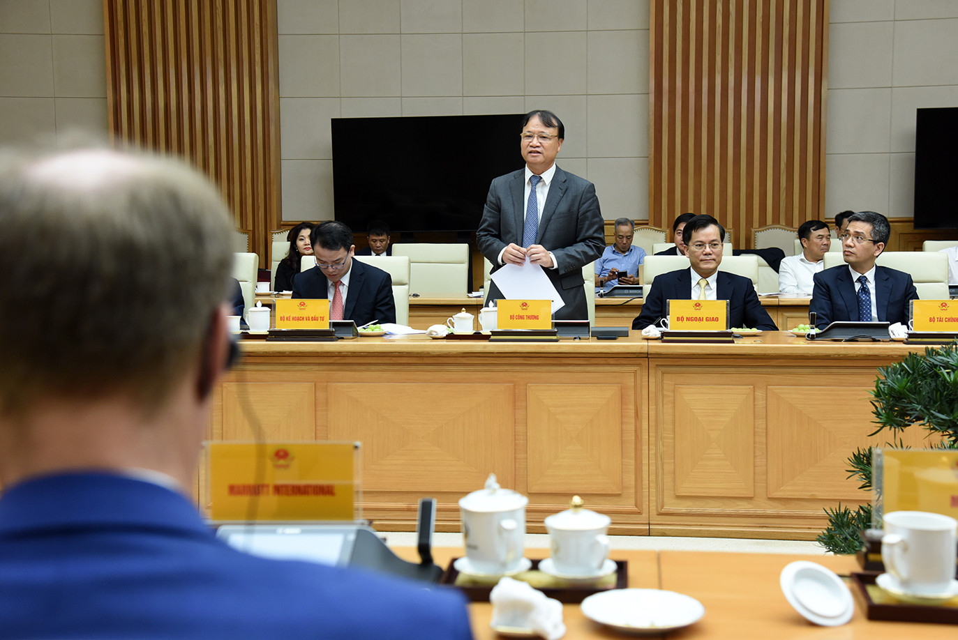 Đại diện lãnh đạo Bộ Công thương phát biểu.