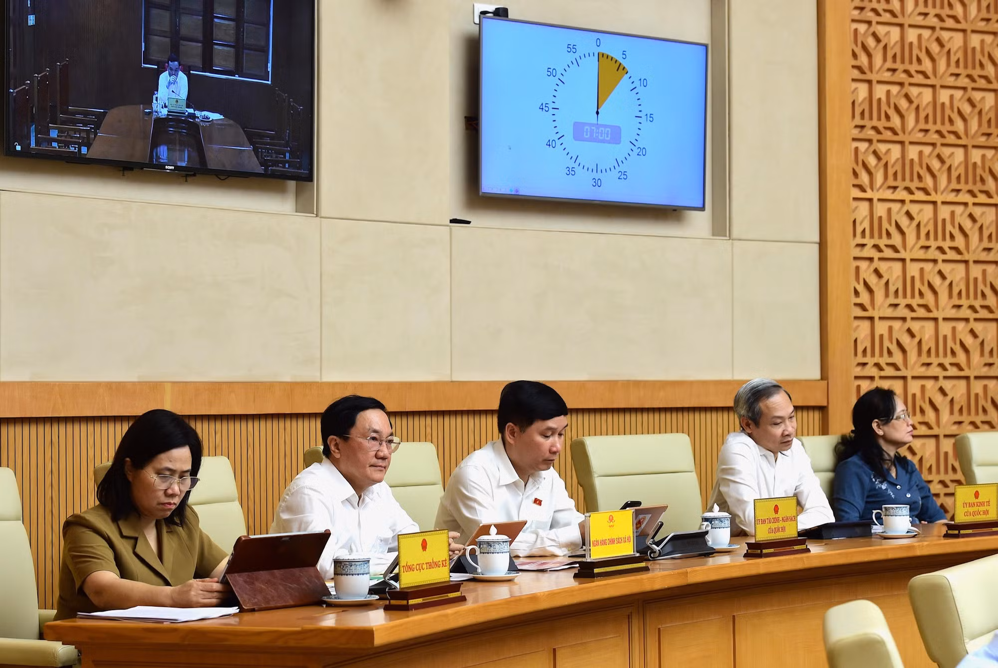 Các đại biểu tham dự phiên họp.