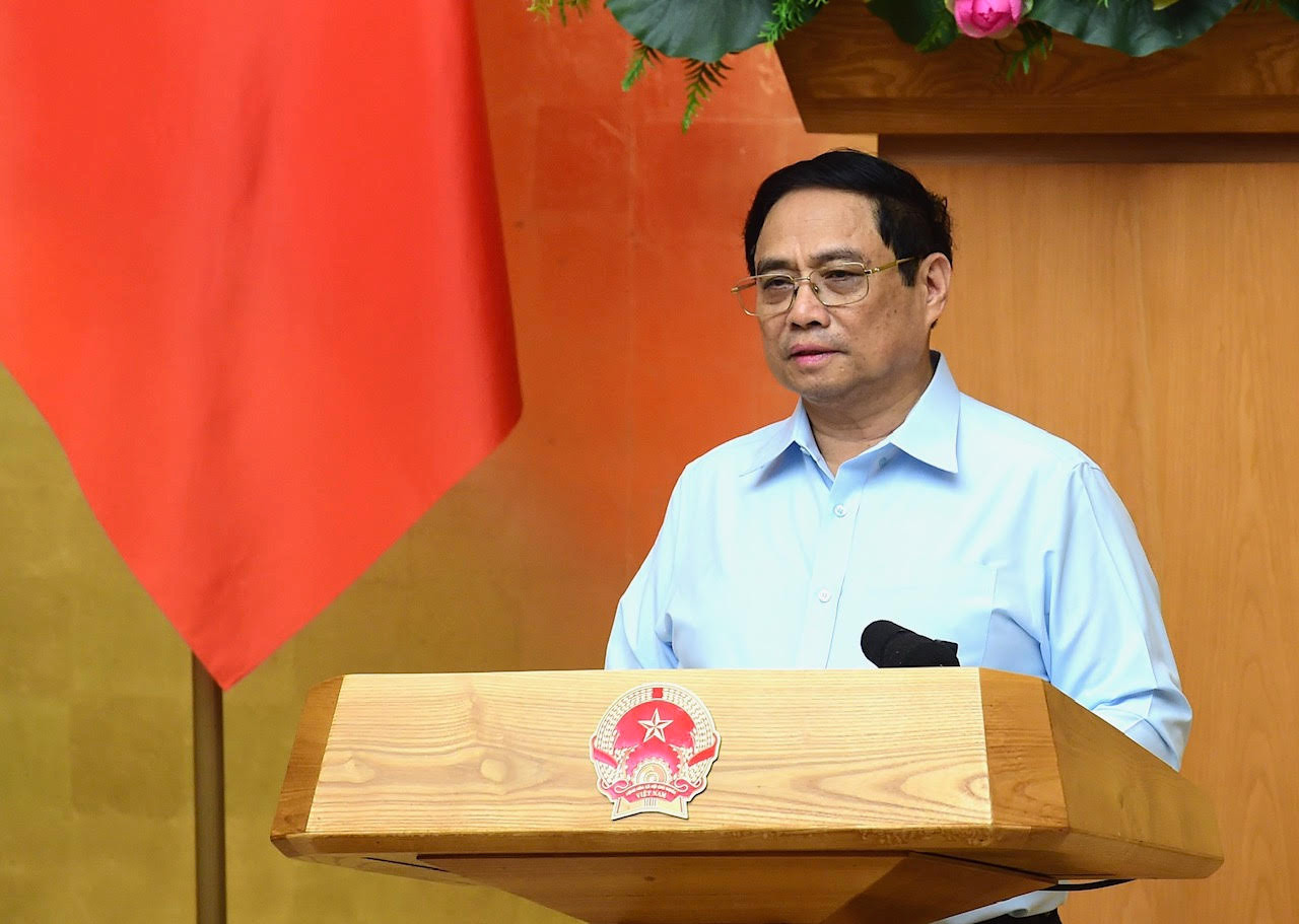 Phát biểu khai mạc phiên họp, Thủ tướng Phạm Minh Chính nêu rõ, chúng ta đã đi qua tháng đầu tiên của quý III/2023 trong bối cảnh tình hình quốc tế, khu vực tiếp tục diễn biến nhanh, phức tạp; khó khăn, thách thức tiếp tục nhiều hơn thời cơ, thuận lợi.