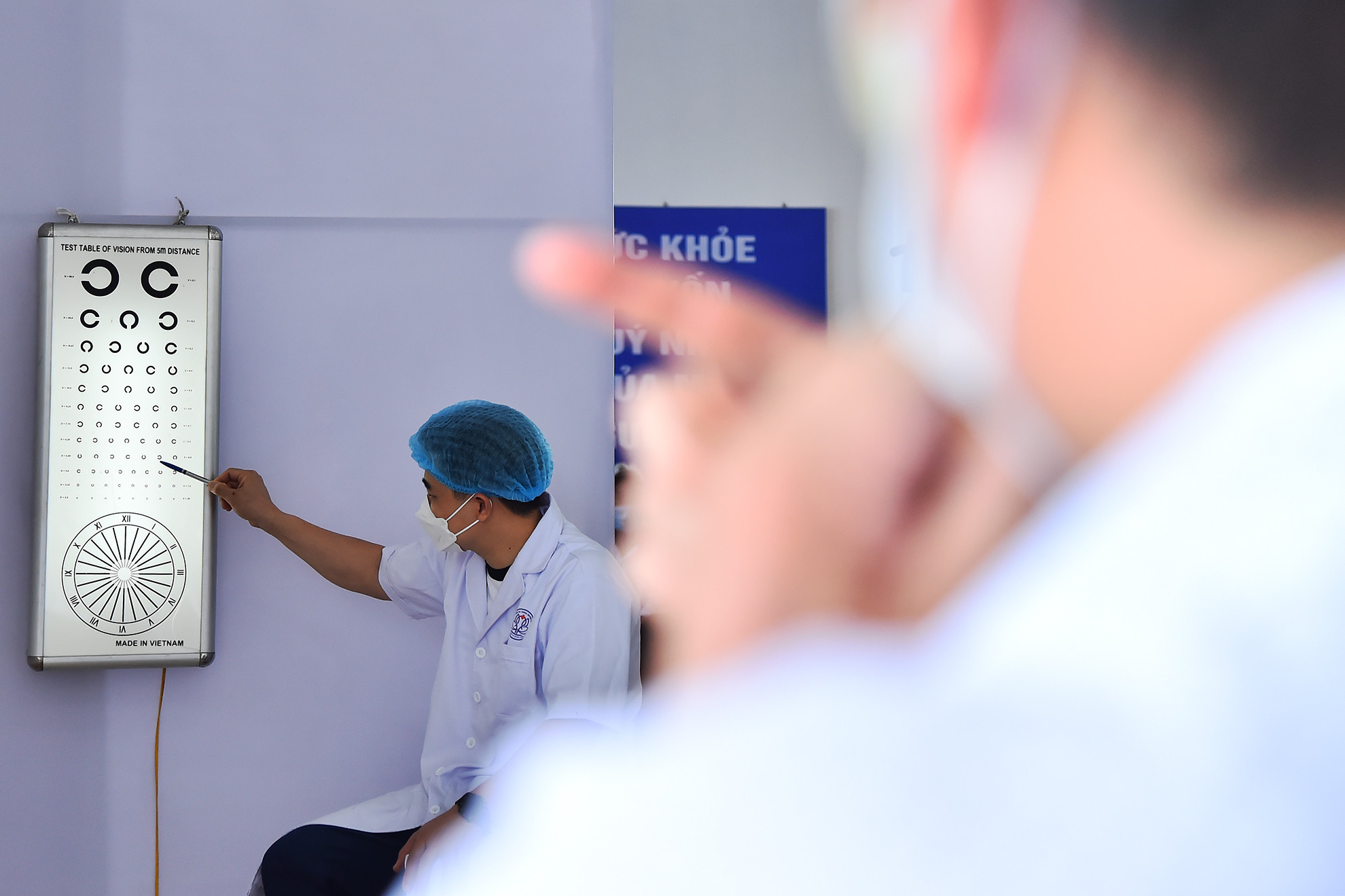 Từ ngày 24/4 đến nay, toàn huyện Mê Linh đã tổ chức khám, thiết lập hồ sơ quản lý sức khoẻ điện tử cho 41.352 người dân tại các xã, thị trấn: Quang Minh, Chi Đông, Kim Hoa, Thanh Lâm, Tiền Phong, Thạch Đà, Liên Mạc, Tự Lập, Tiến Thịnh, Chu Phan, Đại Thịnh,… tạo đà thuận lợi để triển khai ở các địa bàn tiếp theo.