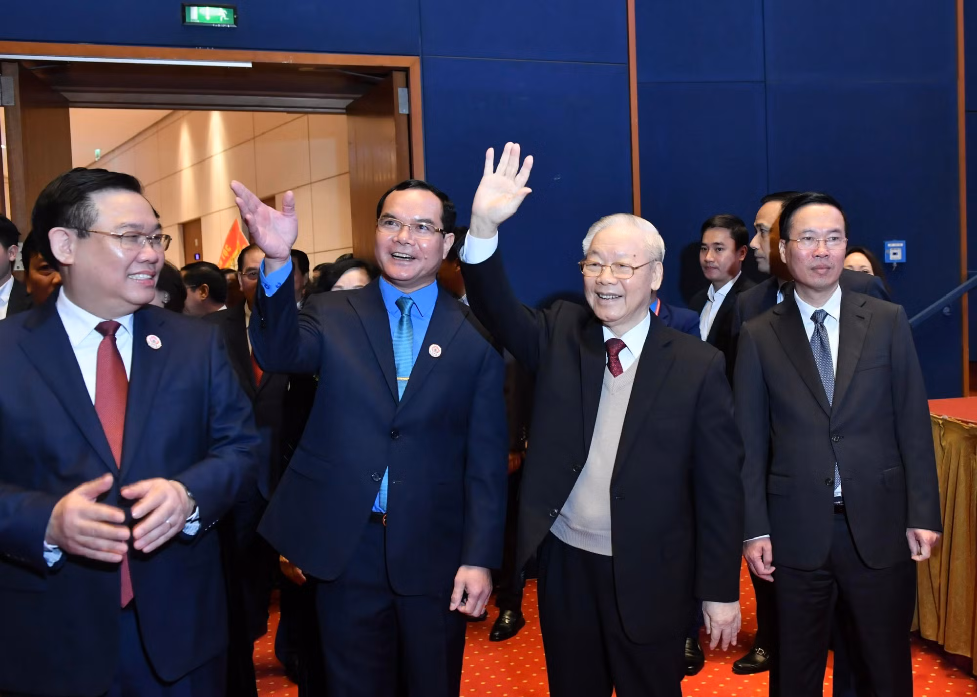 Tổng Bí thư Nguyễn Phú Trọng, Chủ tịch nước Võ Văn Thưởng, Chủ tịch Quốc hội Vương Đình Huệ và các đại biểu dự đại hội.