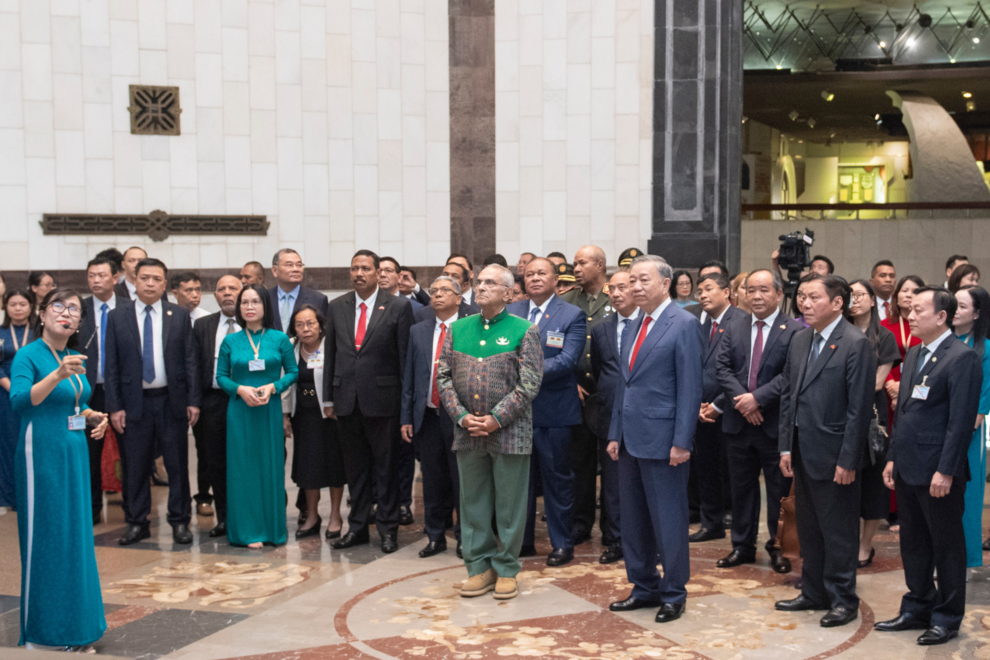 [Ảnh] Chủ tịch nước Tô Lâm cùng Tổng thống Timor Leste José Ramos-Horta tham quan Bảo tàng Hồ Chí Minh ảnh 5