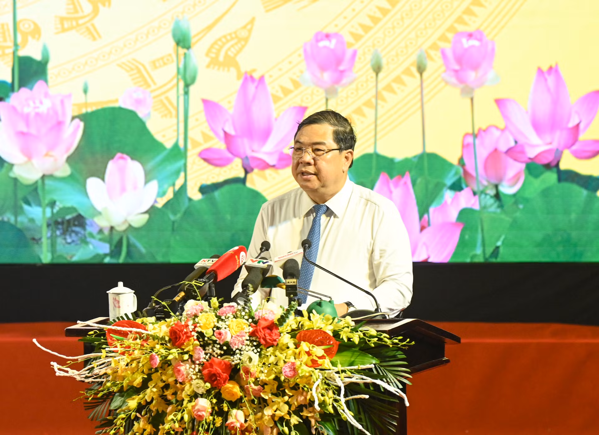 Bí thư Tỉnh ủy Nam Định Phạm Gia Túc phát biểu tại hội nghị.