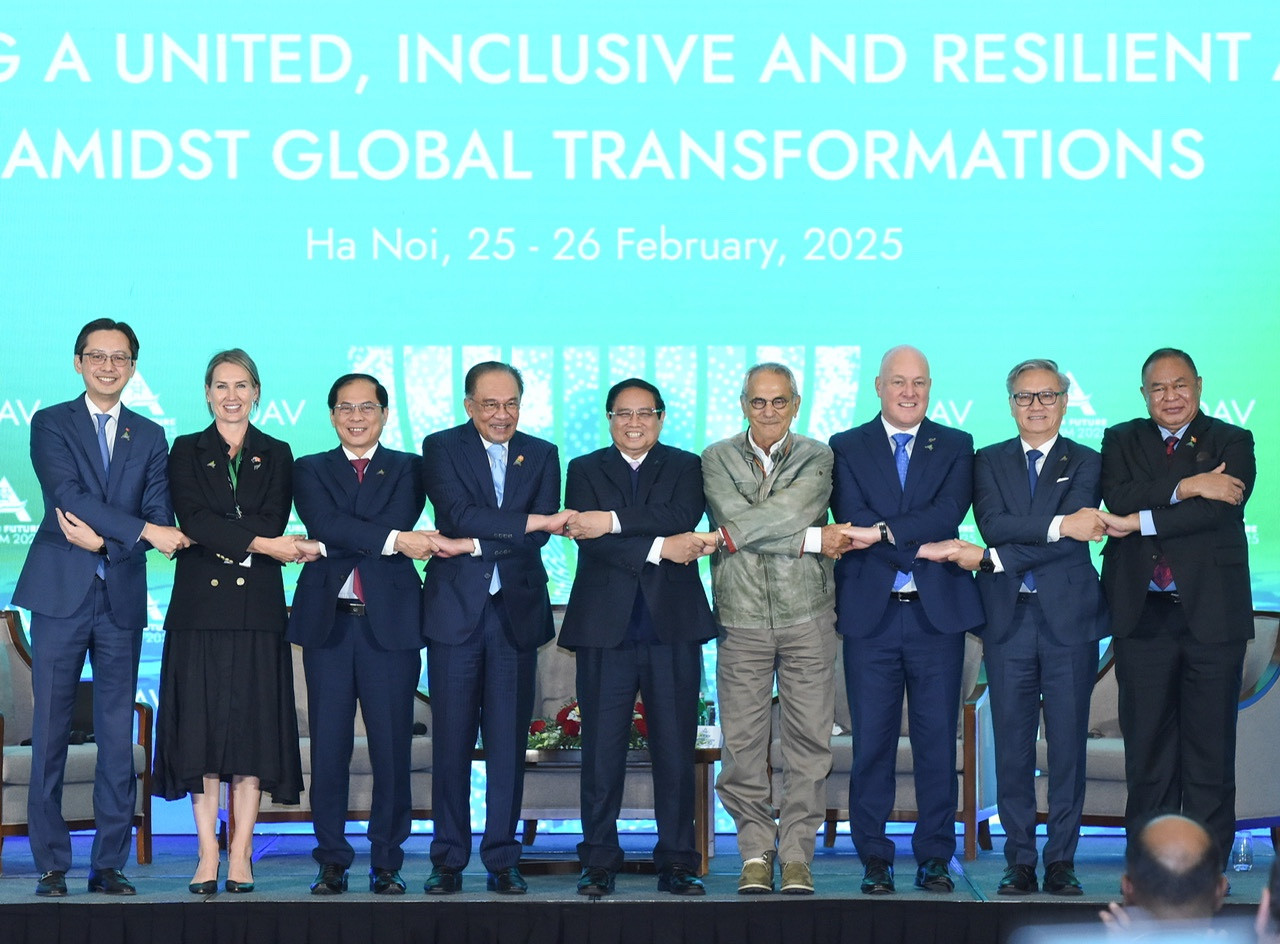 Thủ tướng Chính phủ Phạm Minh Chính và các đại biểu tham dự Phiên toàn thể cấp cao của Diễn đàn Tương lai ASEAN 2025. (Ảnh: TRẦN HẢI)