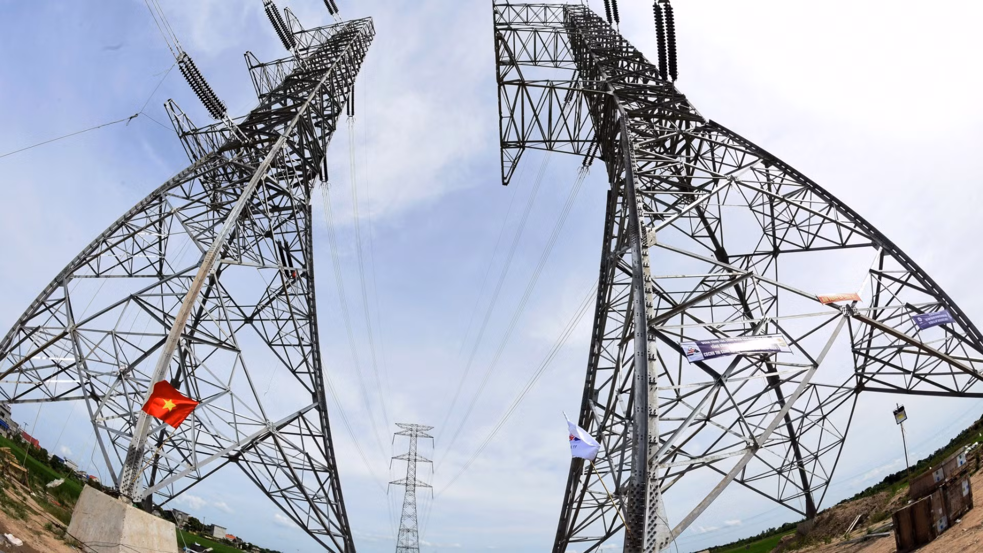 Thành công của dự án 500kV mạch 3 Quảng Trạch-Phố Nối là một bài học quý báu về công tác chỉ đạo và lãnh đạo. (Ảnh: KHÁNH AN)