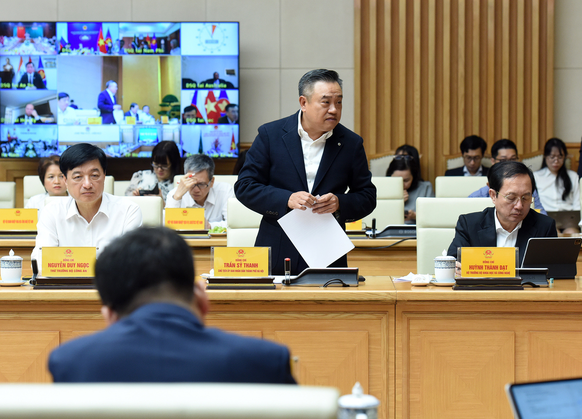 Chủ tịch Ủy ban nhân dân thành phố Hà Nội Trần Sỹ Thanh phát biểu.