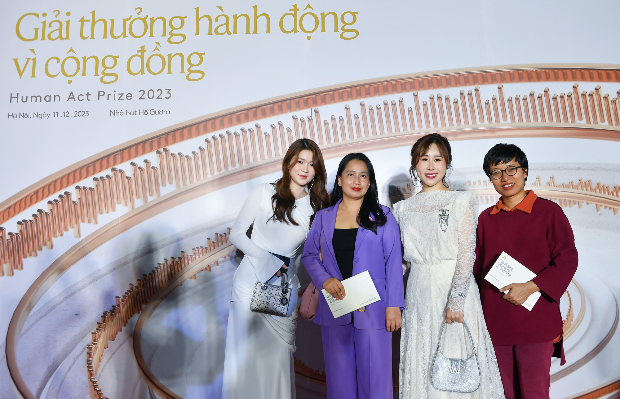 Đại diện các dự án tham dự lễ trao giải. Đêm gala nhận được sự đồng hành, cổ vũ bởi các tổ chức, doanh nghiệp trong và ngoài nước như ngân hàng TMCP Bắc Á, Tập đoàn Xăng dầu Việt Nam (Petrolimex) và Ngân hàng TMCP Công Thương Việt Nam (VietinBank)...