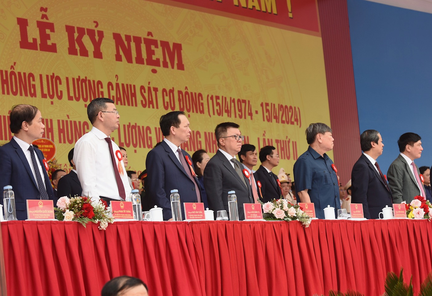 Các đại biểu dự Lễ kỷ niệm 50 năm Ngày truyền thống Lực lượng Cảnh sát cơ động.