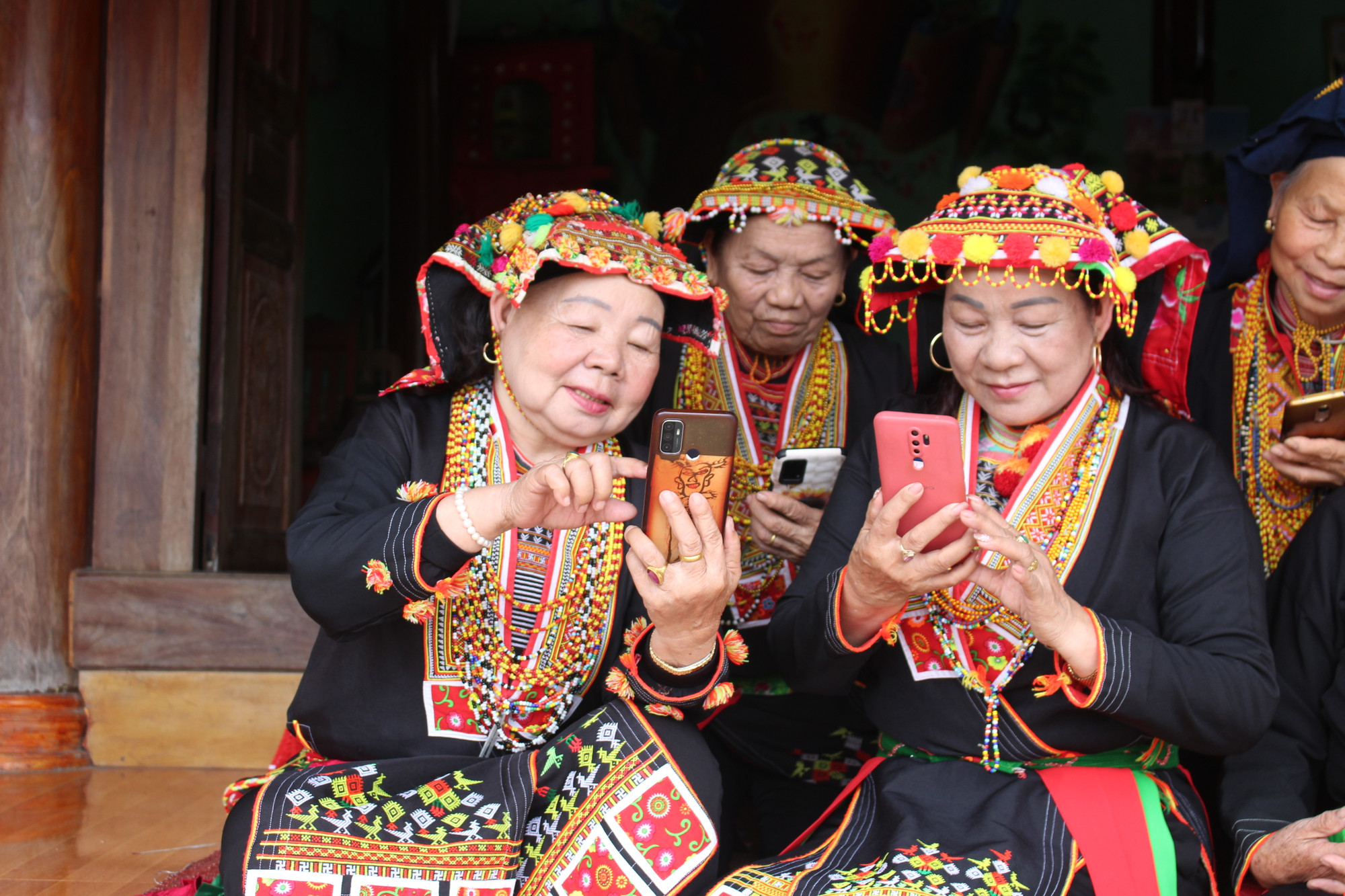 Chuyển đổi số phải bắt đầu từ người dân, lấy người dân làm trung tâm. (Ảnh: bdt.bacgiang.gov.vn)