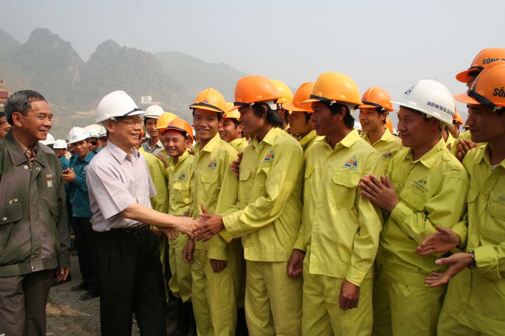 Tổng Bí thư Nguyễn Phú Trọng thăm công trường thủy điện Sơn La.