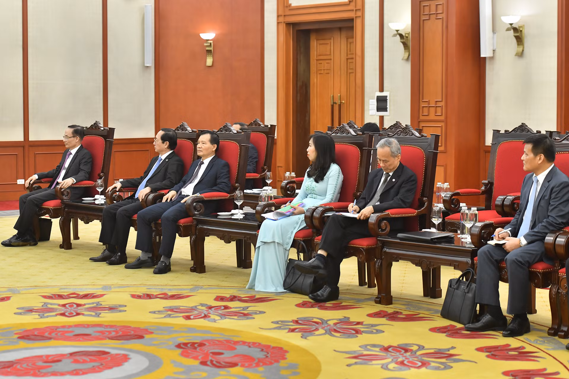 Đoàn đại biểu Việt Nam tại buổi tiếp. Đoàn đại biểu Việt Nam tại buổi tiếp.