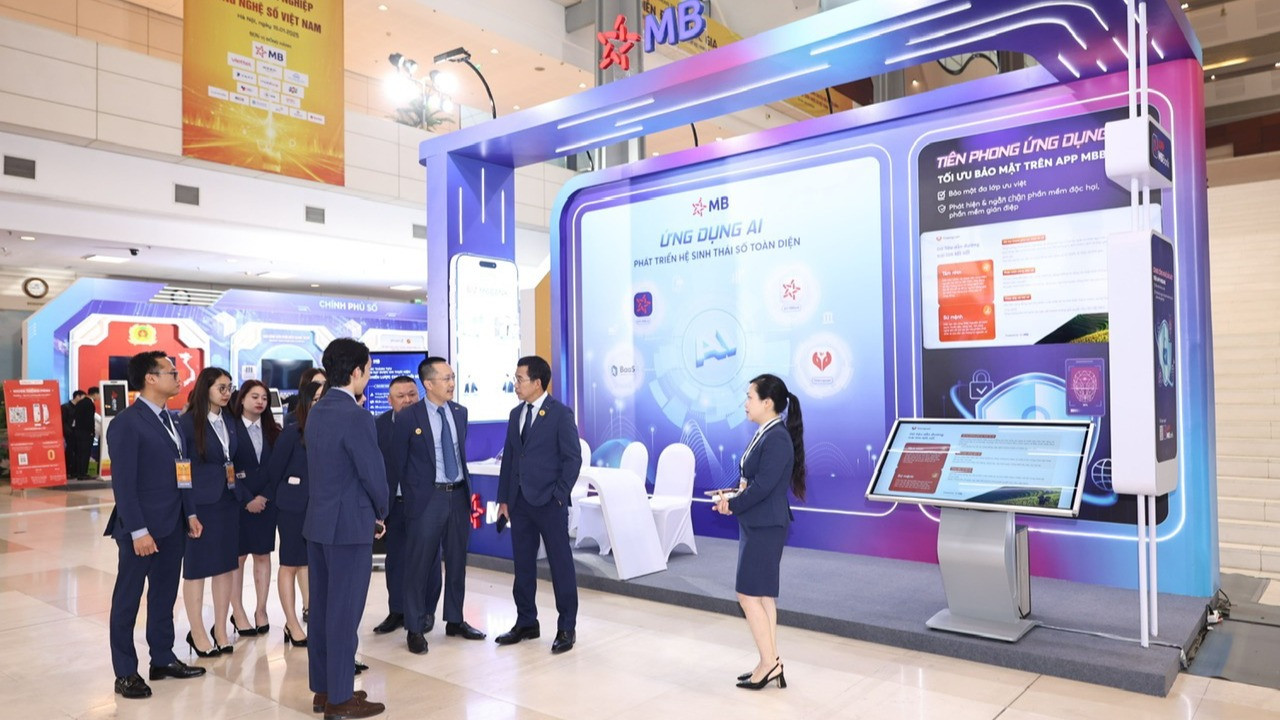 Sự kiện thu hút nhiều doanh nghiệp lớn cùng thảo luận về vai trò, tiềm năng và chiến lược phát triển ngành công nghiệp bán dẫn.