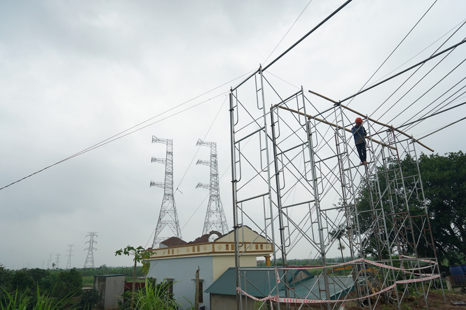 Dự án gồm 4 dự án thành phần: Quảng Trạch-Quỳnh Lưu, Quỳnh Lưu-Thanh Hóa, Thanh Hóa-Nhà máy nhiệt điện Nam Định 1 và Nhà máy nhiệt điện Nam Định 1-Phố Nối.