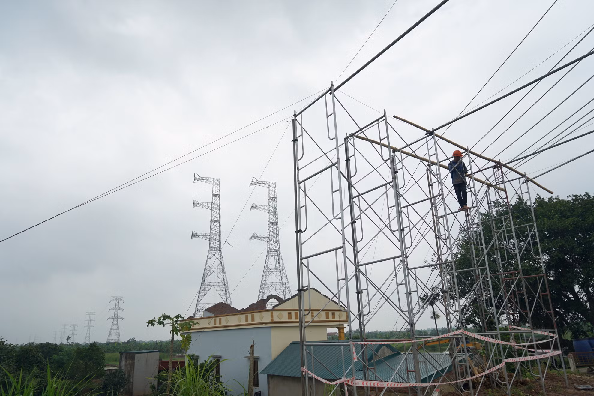 Dự án gồm 4 dự án thành phần: Quảng Trạch-Quỳnh Lưu, Quỳnh Lưu-Thanh Hóa, Thanh Hóa-Nhà máy nhiệt điện Nam Định 1 và Nhà máy nhiệt điện Nam Định 1-Phố Nối.