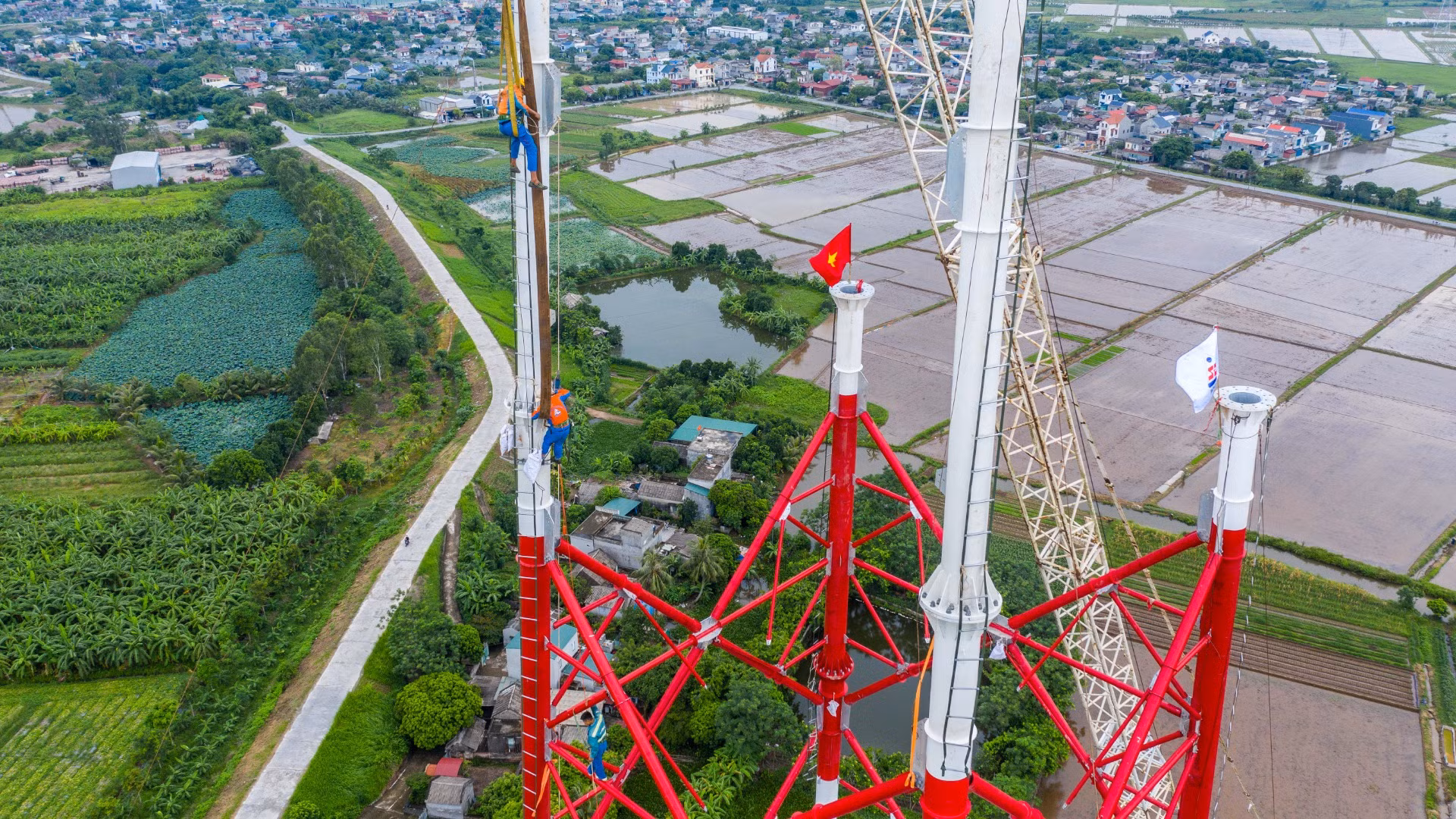Đây là một trong những công trình có quy mô và khối lượng thi công lớn chưa từng có trong lịch sử ngành điện Việt Nam. (Ảnh: THÀNH ĐẠT)