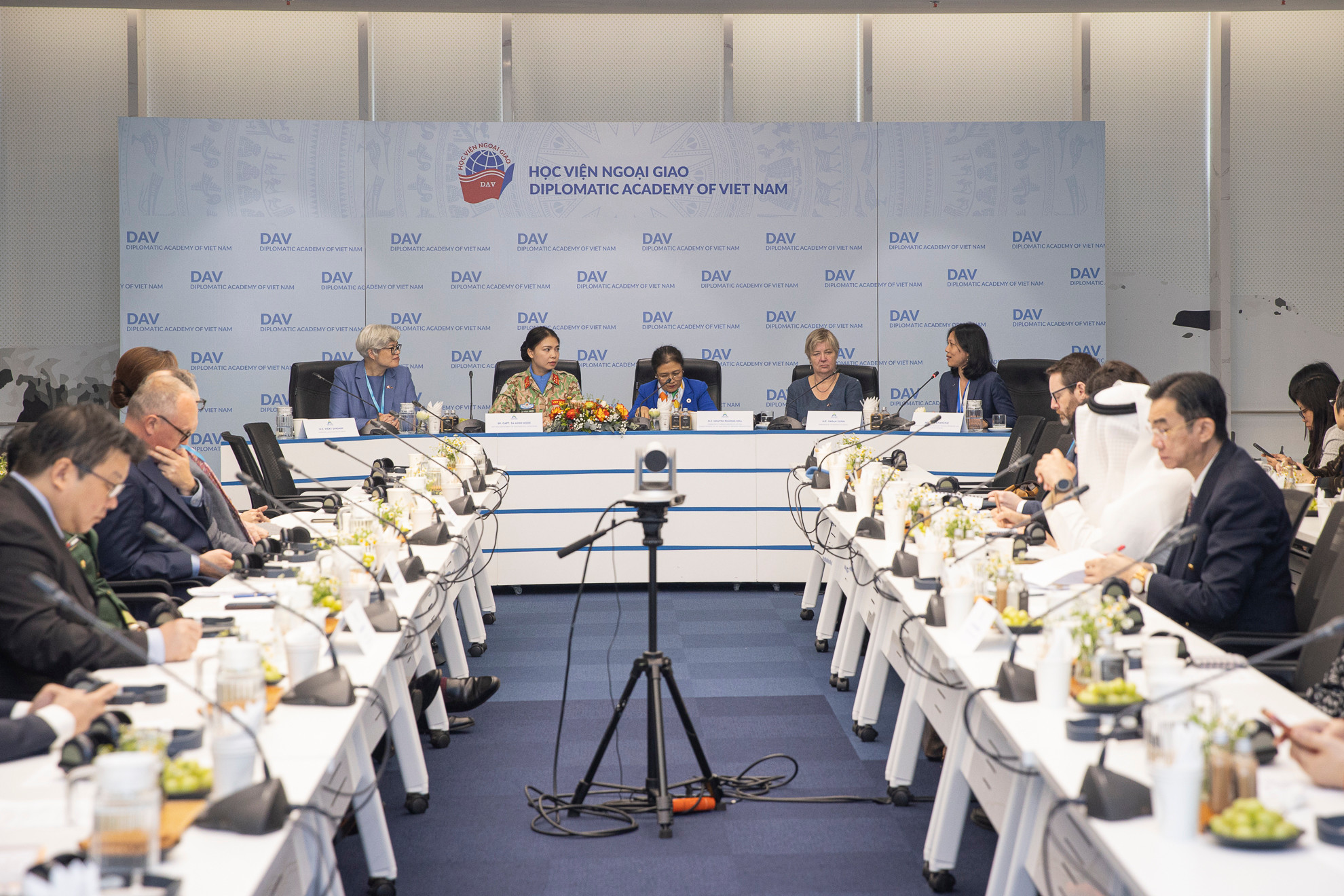 Chiều 25/2, AFF 2025 sẽ chính thức khai mạc với Phiên khai mạc có sự tham dự và phát biểu của Thủ tướng Chính phủ Phạm Minh Chính, tiếp nối là các phiên toàn thể diễn ra trong 2 ngày 25 và 26/2.