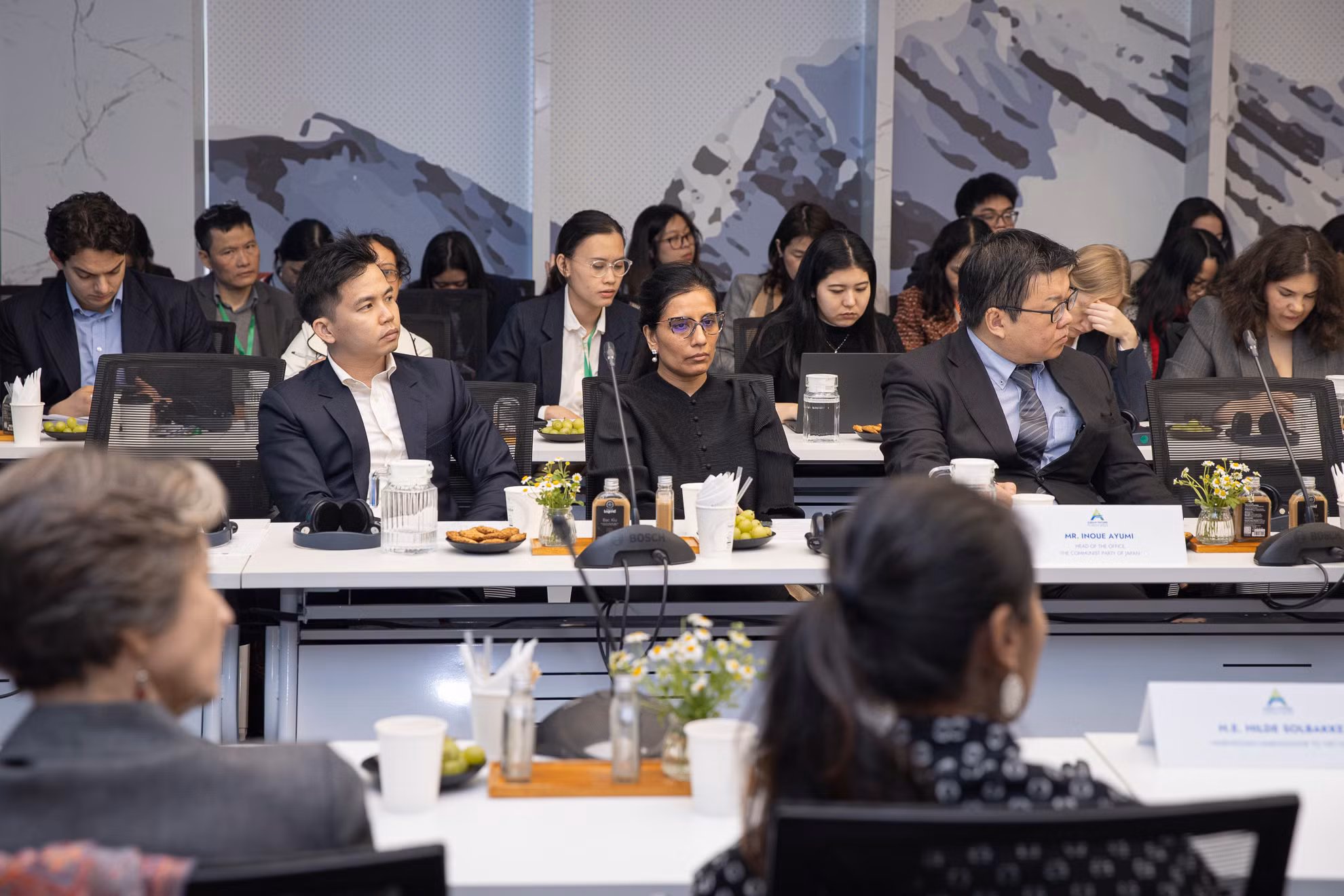 Các đại biểu tham dự tọa đàm.