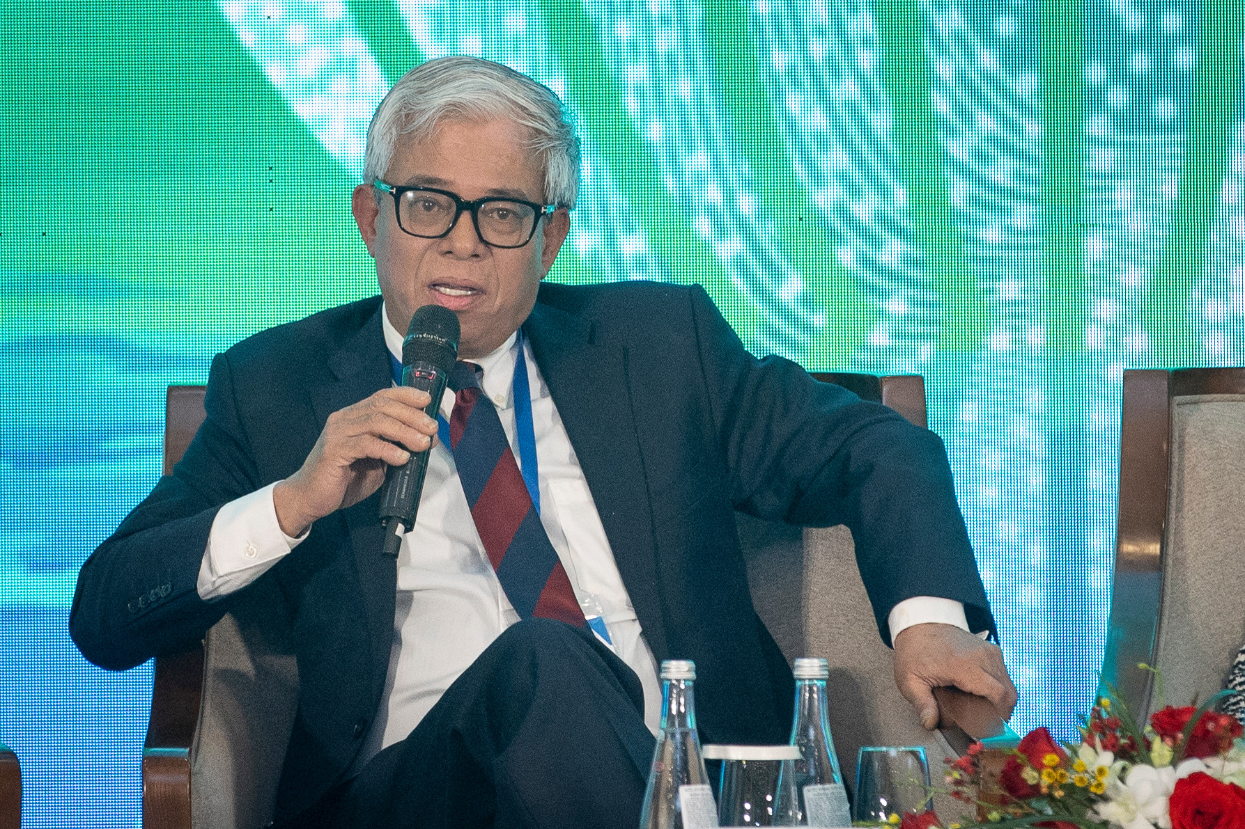 Đại sứ Phạm Quang Vinh, Nguyên Thứ trưởng Ngoại giao, nguyên Trưởng SOM ASEAN Việt Nam chia sẻ quan điểm tại diễn đàn. Đại sứ Phạm Quang Vinh, Nguyên Thứ trưởng Ngoại giao, nguyên Trưởng SOM ASEAN Việt Nam chia sẻ quan điểm tại diễn đàn.