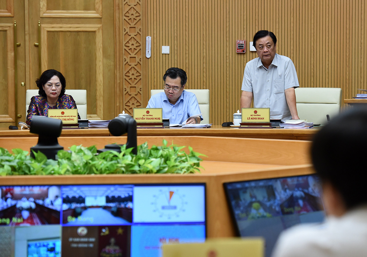 Bộ trưởng Nông nghiệp và Phát triển nông thôn Lê Minh Hoan phát biểu tại phiên họp.