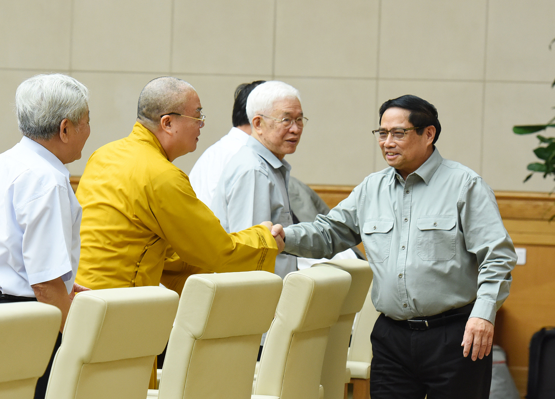 Thủ tướng Phạm Minh Chính với các đại biểu.