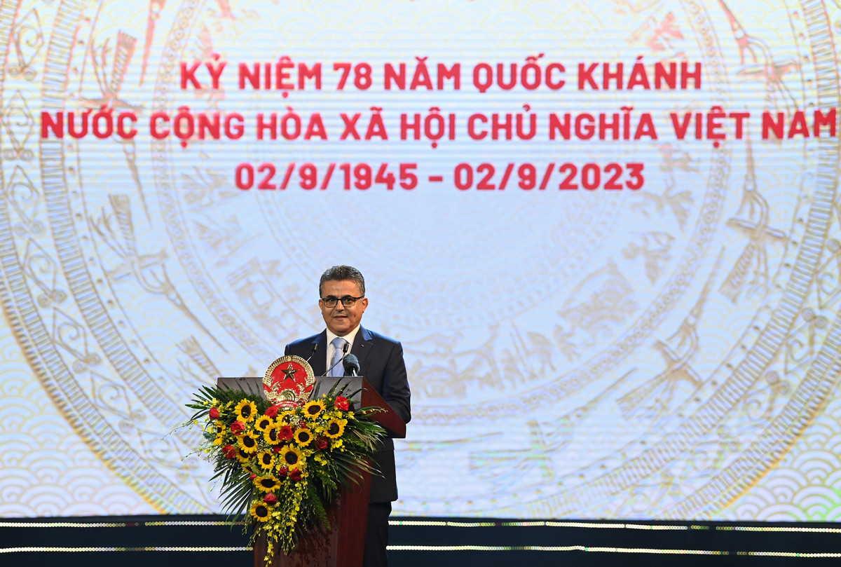 Ông Saadi Salama, Đại sứ Palestine, Trưởng đoàn Ngoại giao phát biểu tại lễ kỷ niệm.