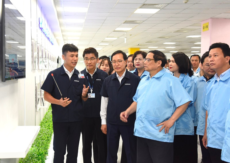 Thủ tướng Phạm Minh Chính thăm Công ty TNHH Samsung Electronics Việt Nam.
