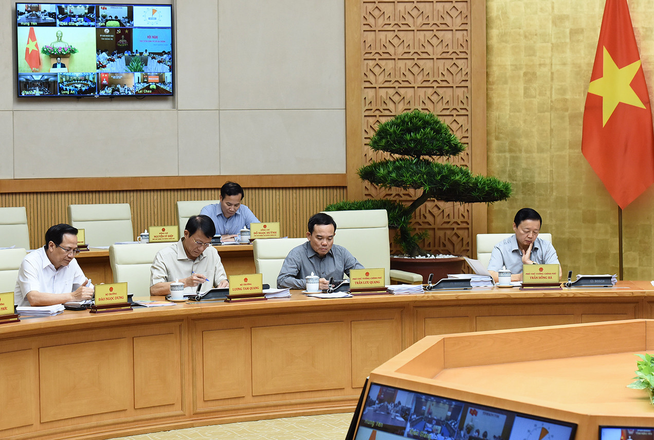 Các đồng chí Phó Thủ tướng và lãnh đạo các bộ, ngành tham dự phiên họp.