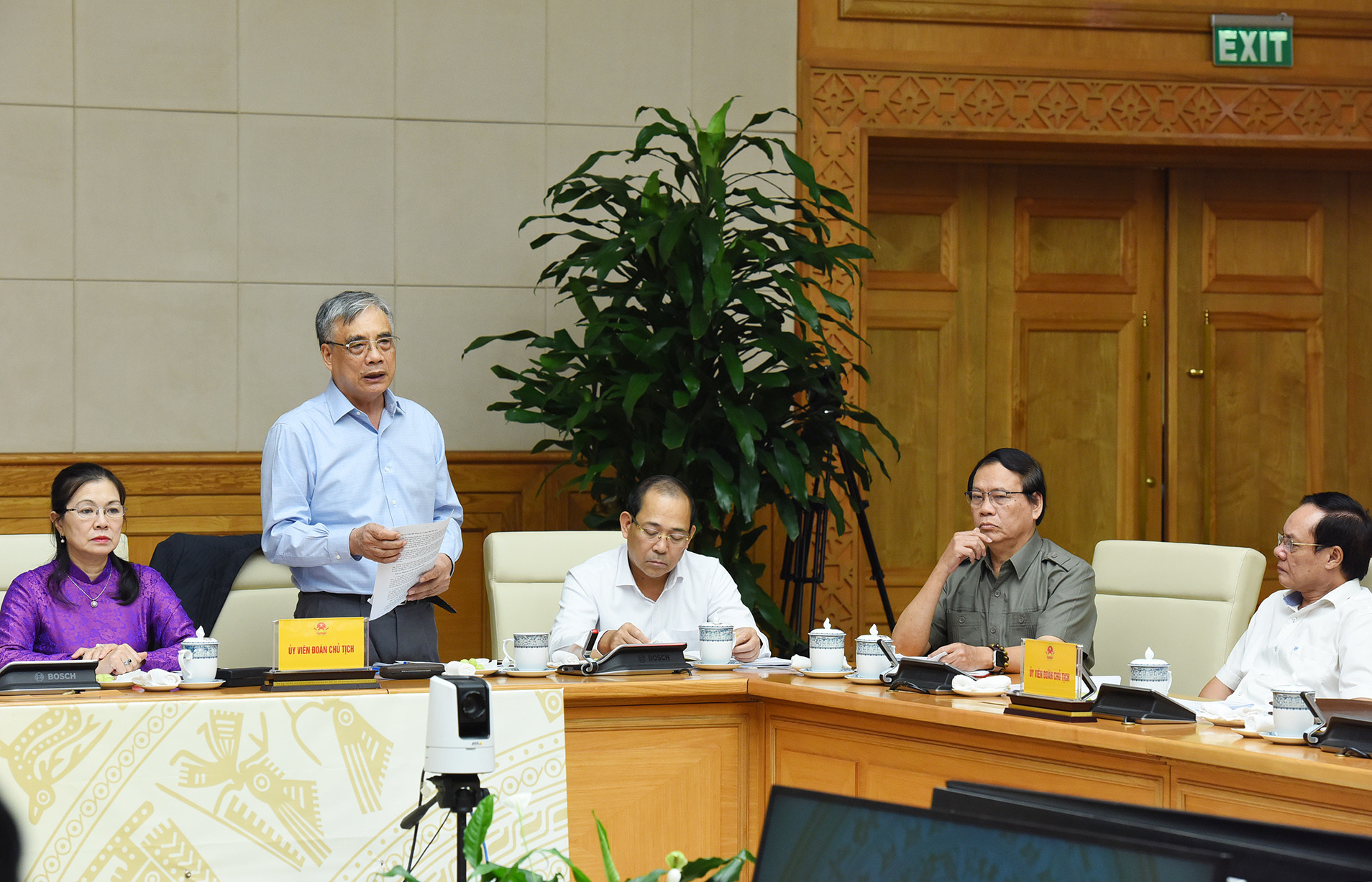 PGS, TS Trần Đình Thiên, Ủy viên Đoàn Chủ tịch Mặt trận Tổ quốc Việt Nam phát biểu.