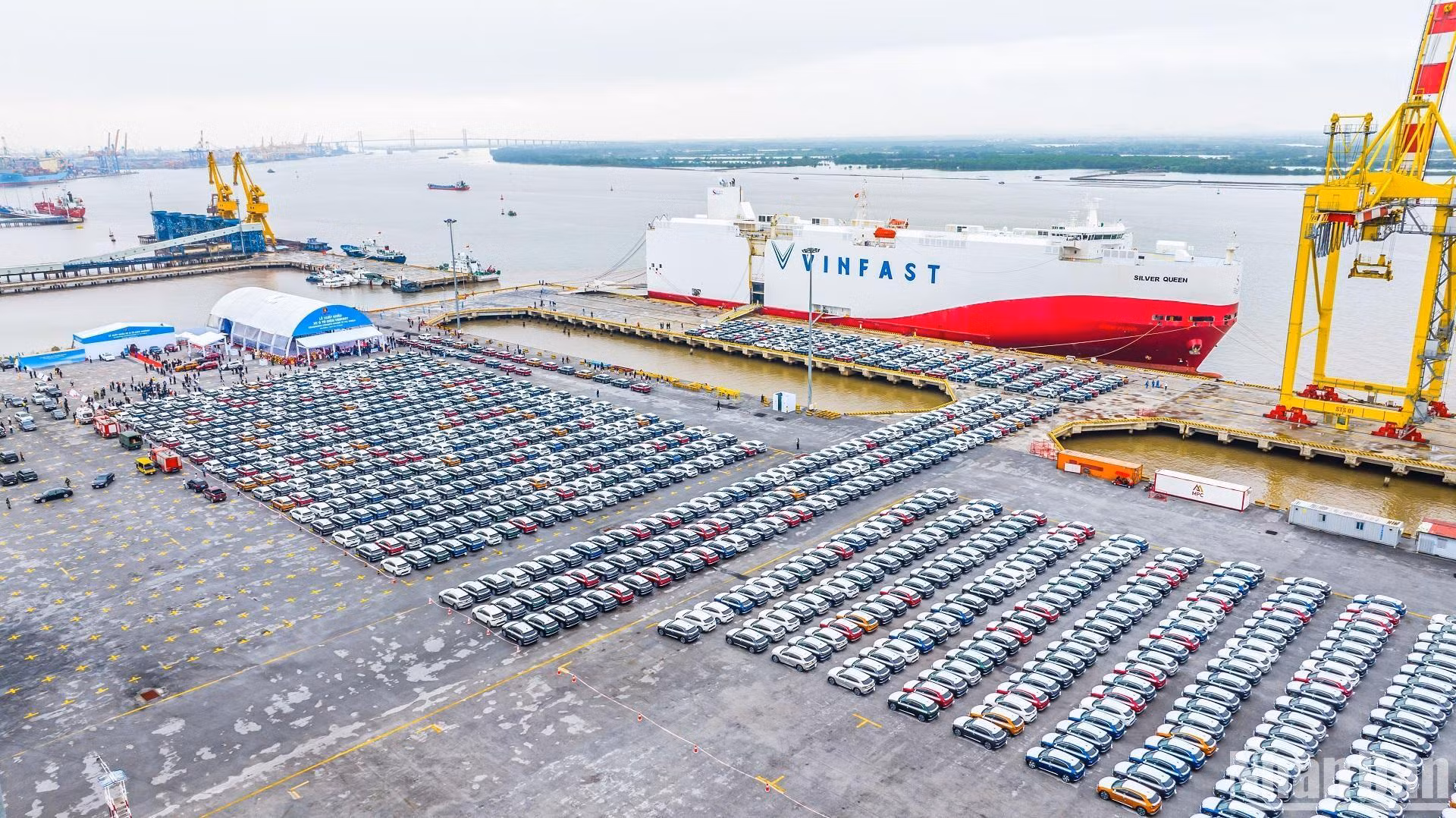 Ngay sau thị trường Hoa Kỳ, VinFast sẽ xuất khẩu các lô xe VF 8 tiếp theo tới thị trường Canada và châu Âu để kịp bàn giao cho khách hàng vào năm 2023.