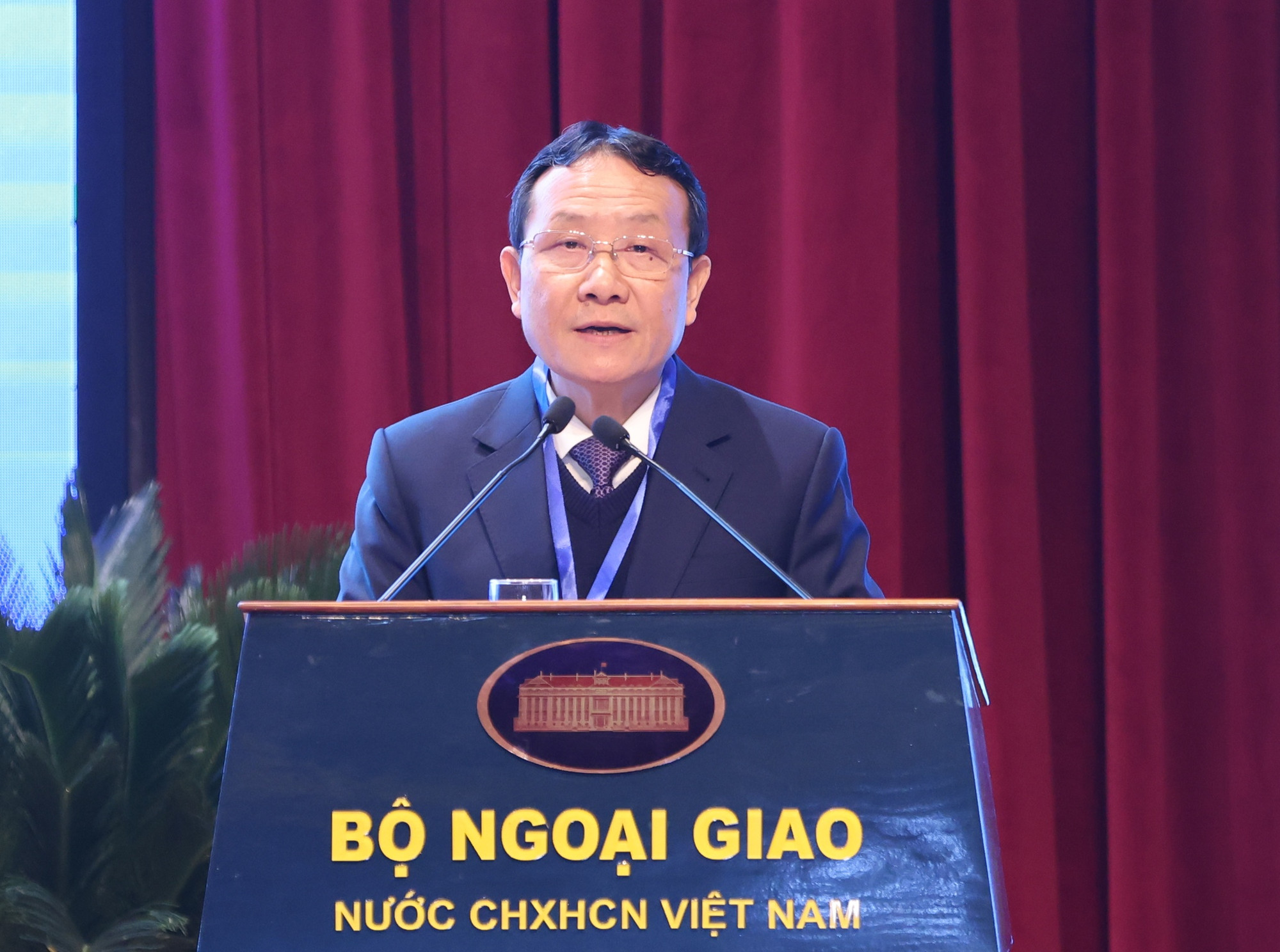 Phó Trưởng Ban Kinh tế Trung ương Nguyễn Hồng Sơn phát biểu tại hội nghị. (Ảnh: TRUNG HƯNG) Phó Trưởng Ban Kinh tế Trung ương Nguyễn Hồng Sơn phát biểu tại hội nghị. (Ảnh: TRUNG HƯNG)