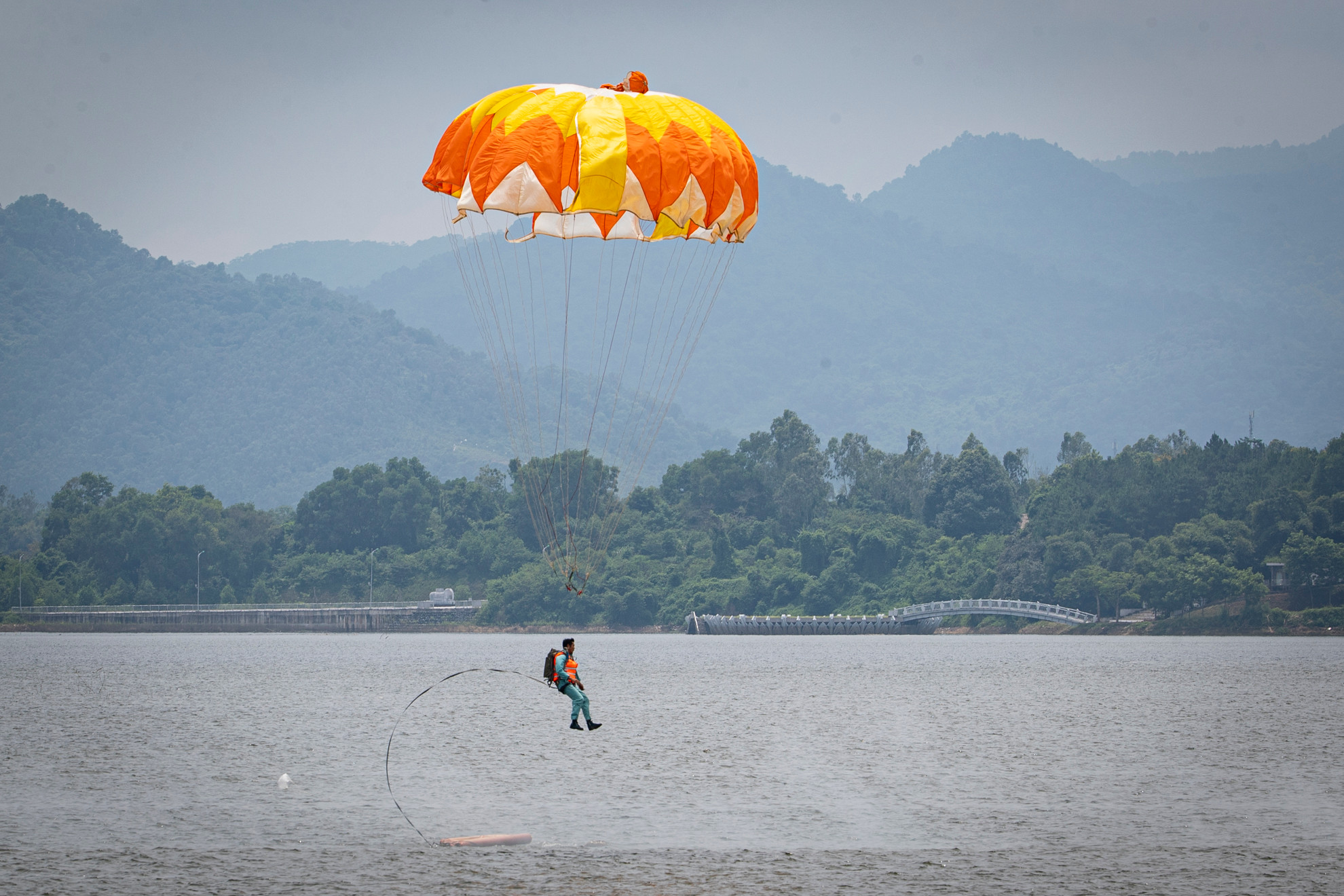 Ngoài các nội dung thi, trong hội thao tìm kiếm cứu hộ, cứu nạn trên không còn có nội dung thao diễn, chào mừng.