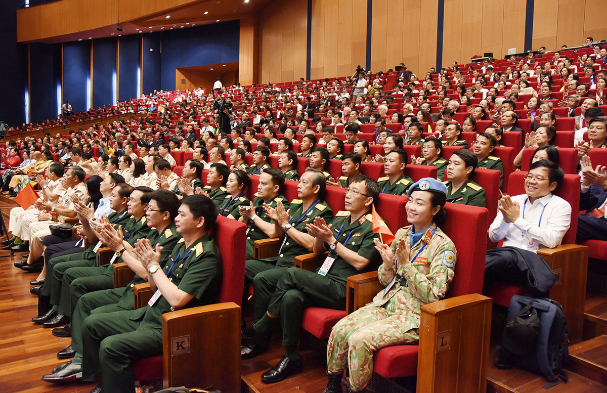 Các đại biểu tham dự lễ kỷ niệm.