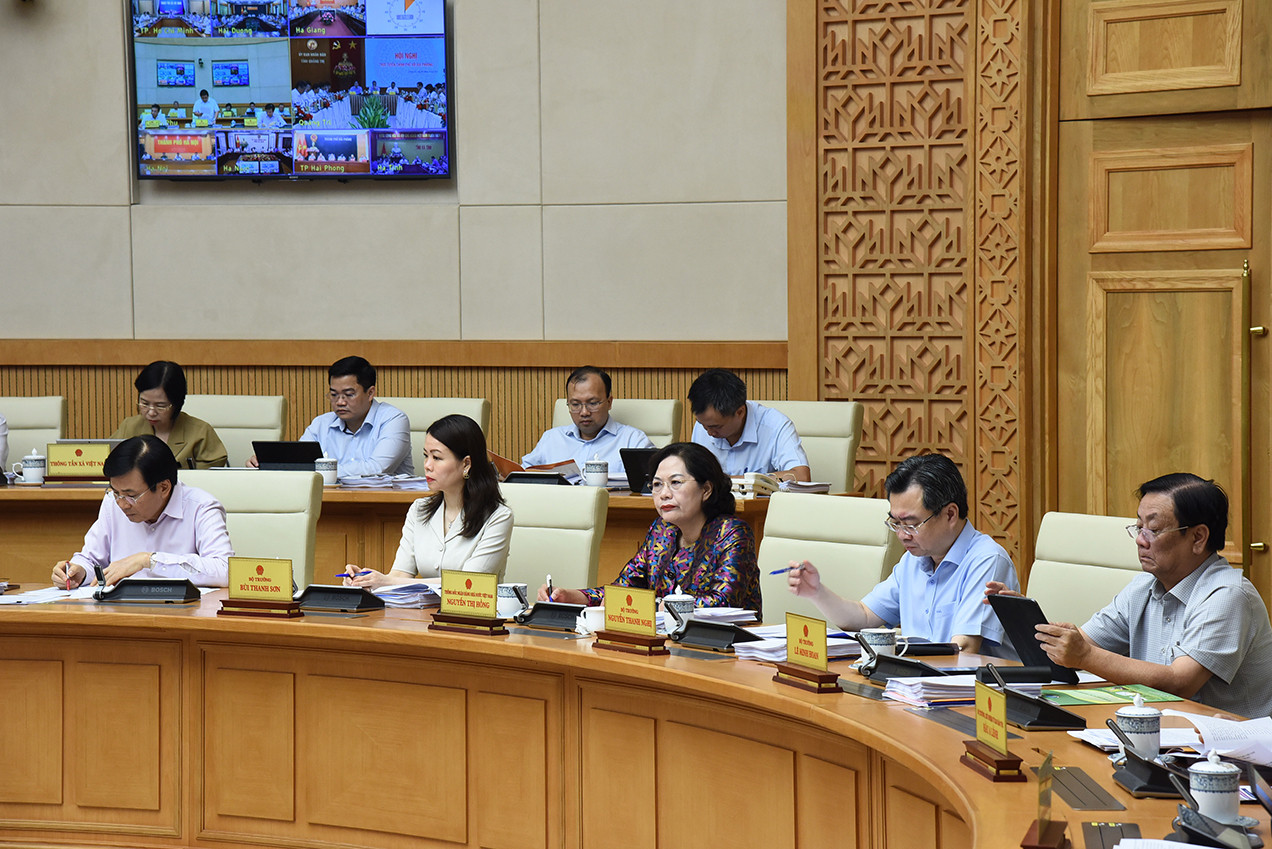 Lãnh đạo các bộ, ngành tham dự phiên họp.