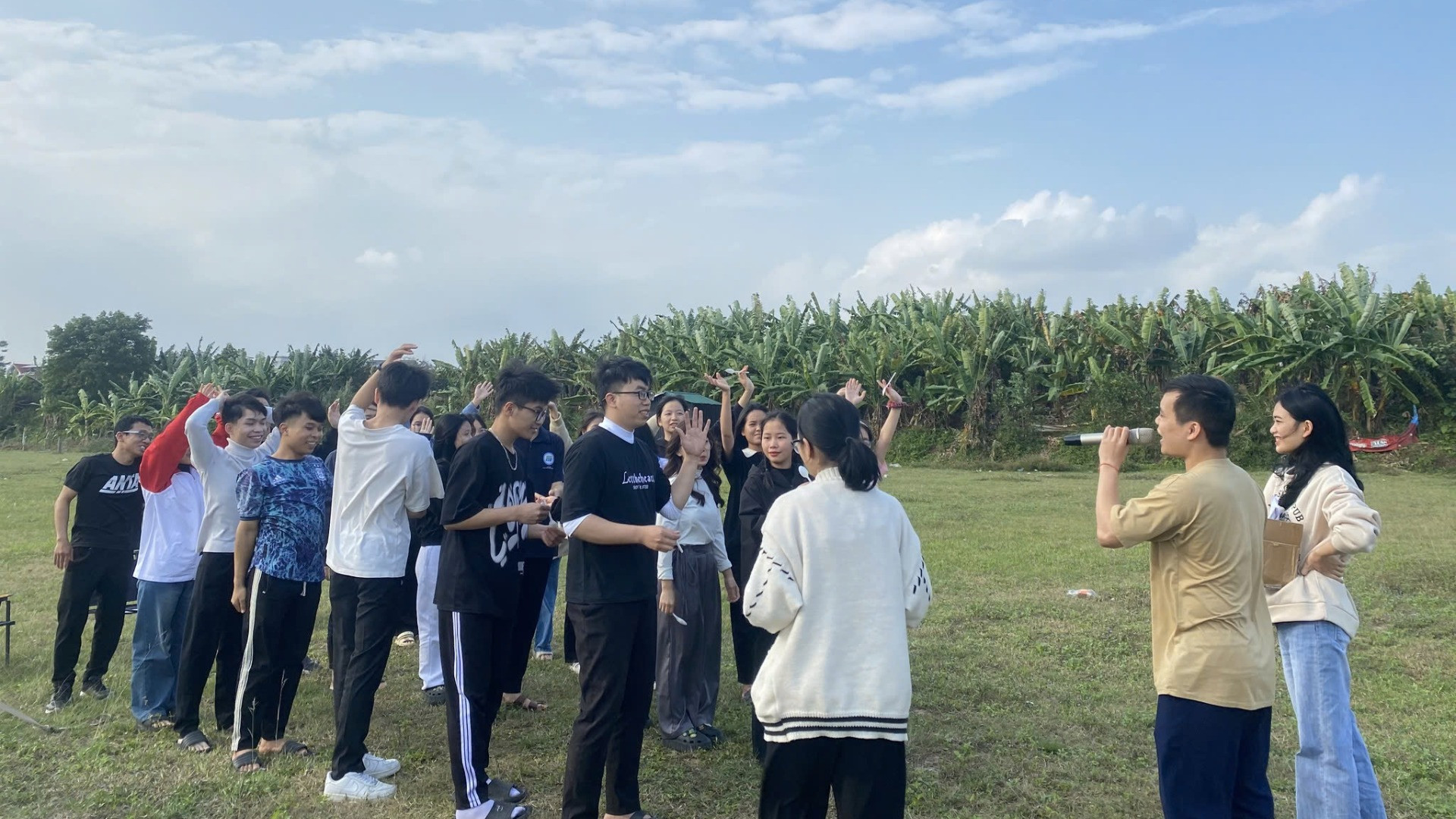 Hoạt động tương tác, kết nối, chia sẻ kinh nghiệm và hỗ trợ nhau thường xuyên được quỹ tổ chức.