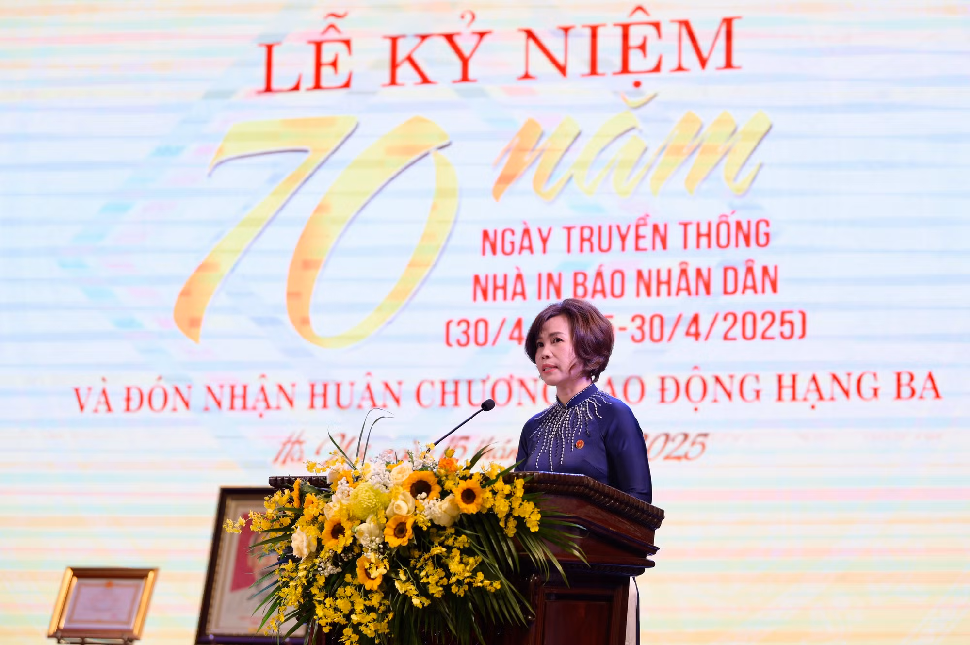 Đồng chí Trần Thị Kiều Thanh Bình, Chủ tịch Công ty TNHH một thành viên In Báo Nhân Dân Hà Nội phát biểu. (Ảnh: ĐẠI GIANG)