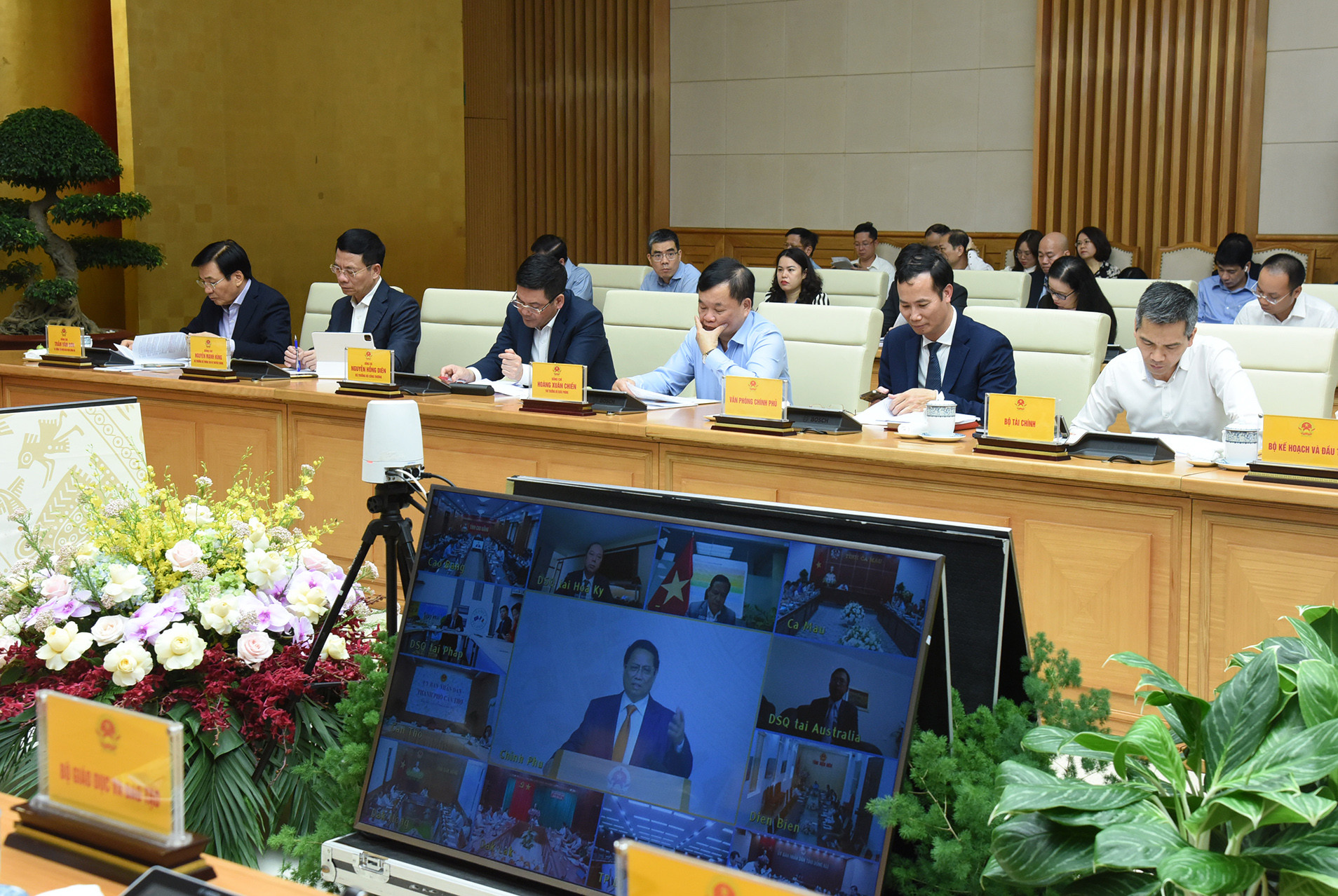 Đại diện lãnh đạo các bộ, ban ngành tham dự hội nghị.