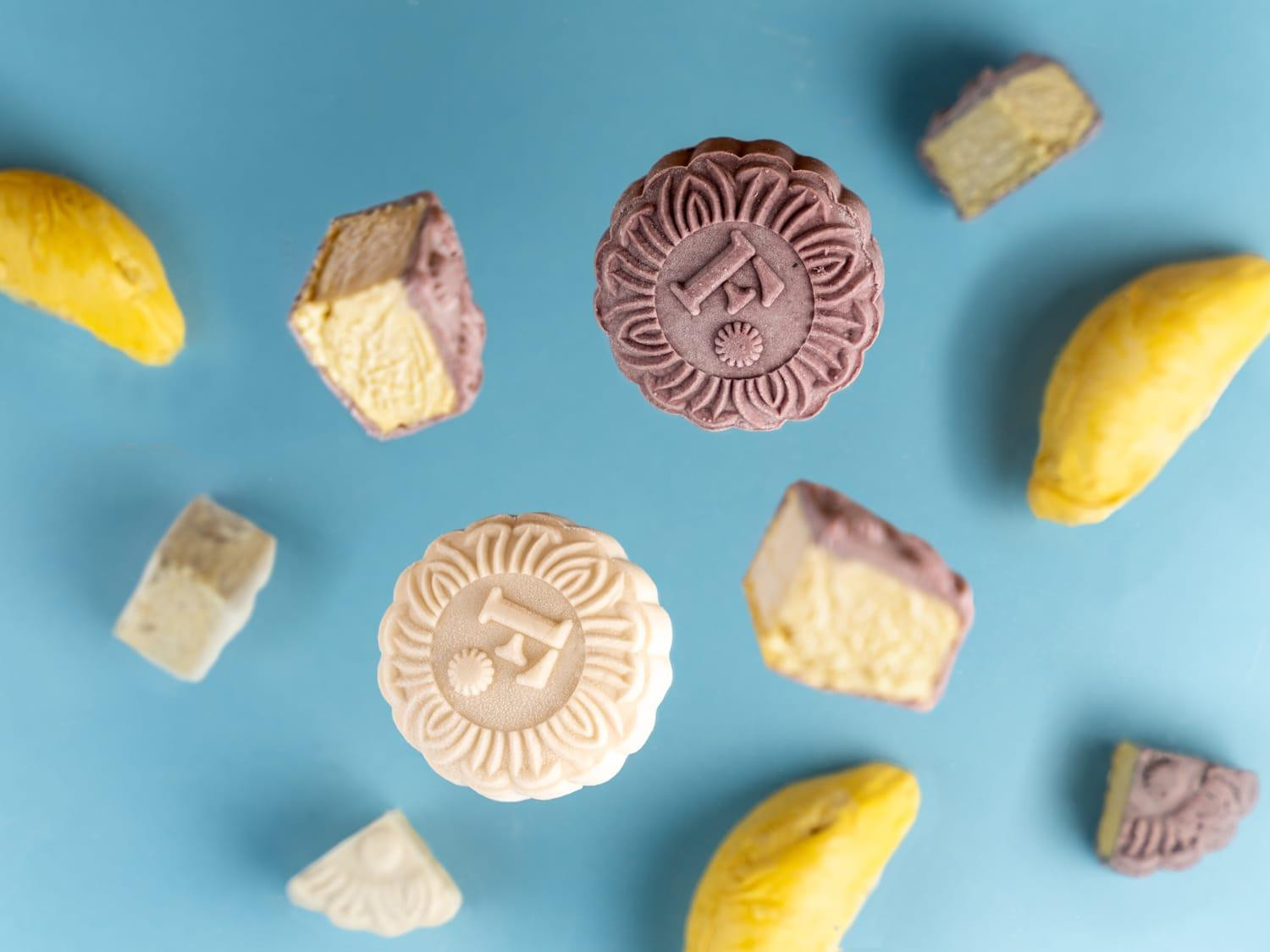 Một trong những loại bánh Trung thu được người Singapore ưa thích nhất là bánh nhân sầu riêng. (Ảnh: SunnyHills) Một trong những loại bánh Trung thu được người Singapore ưa thích nhất là bánh nhân sầu riêng. (Ảnh: SunnyHills)