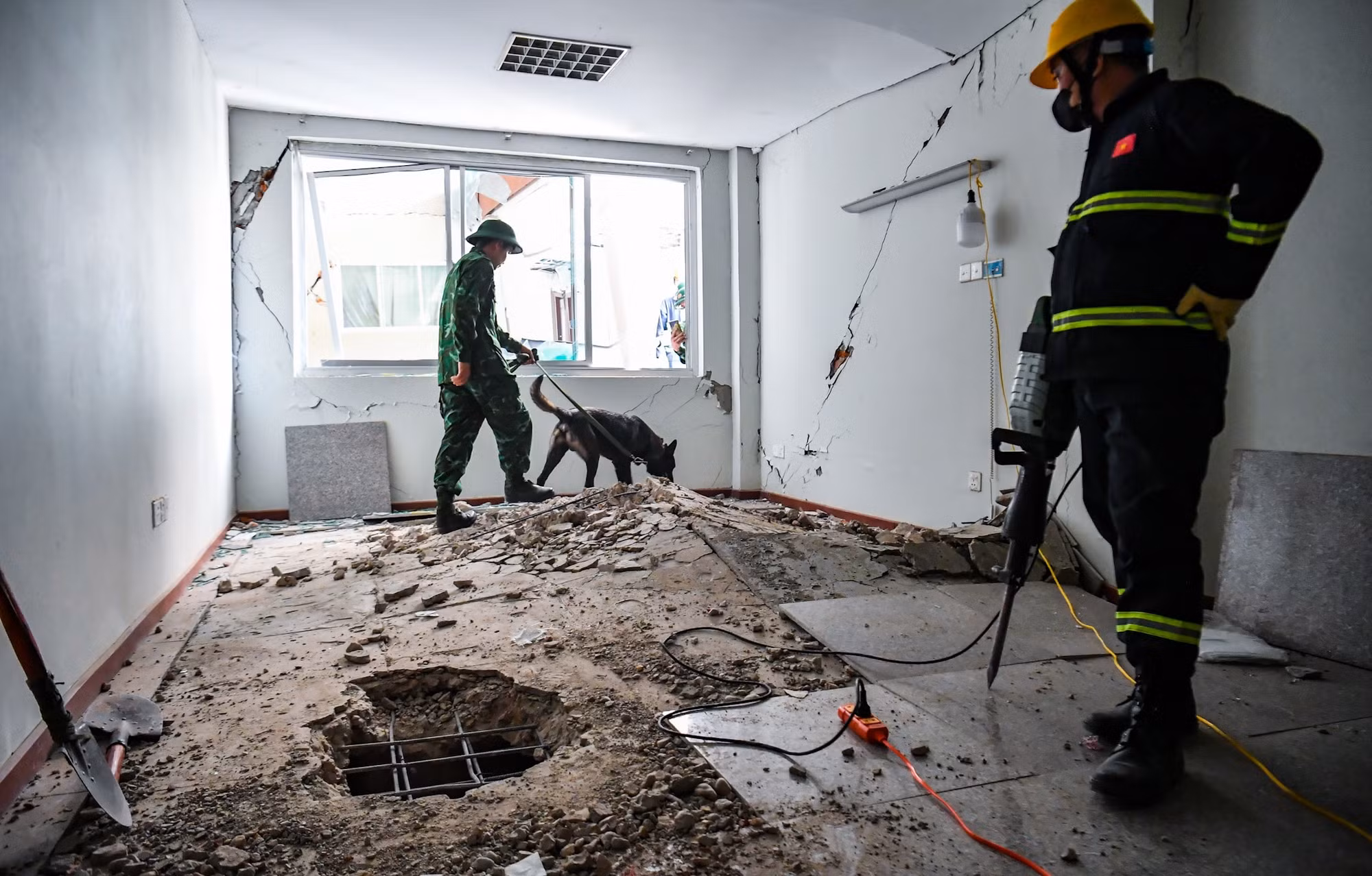 Đây được xác định là vị trí có khả năng có nạn nhân bị kẹt lại.