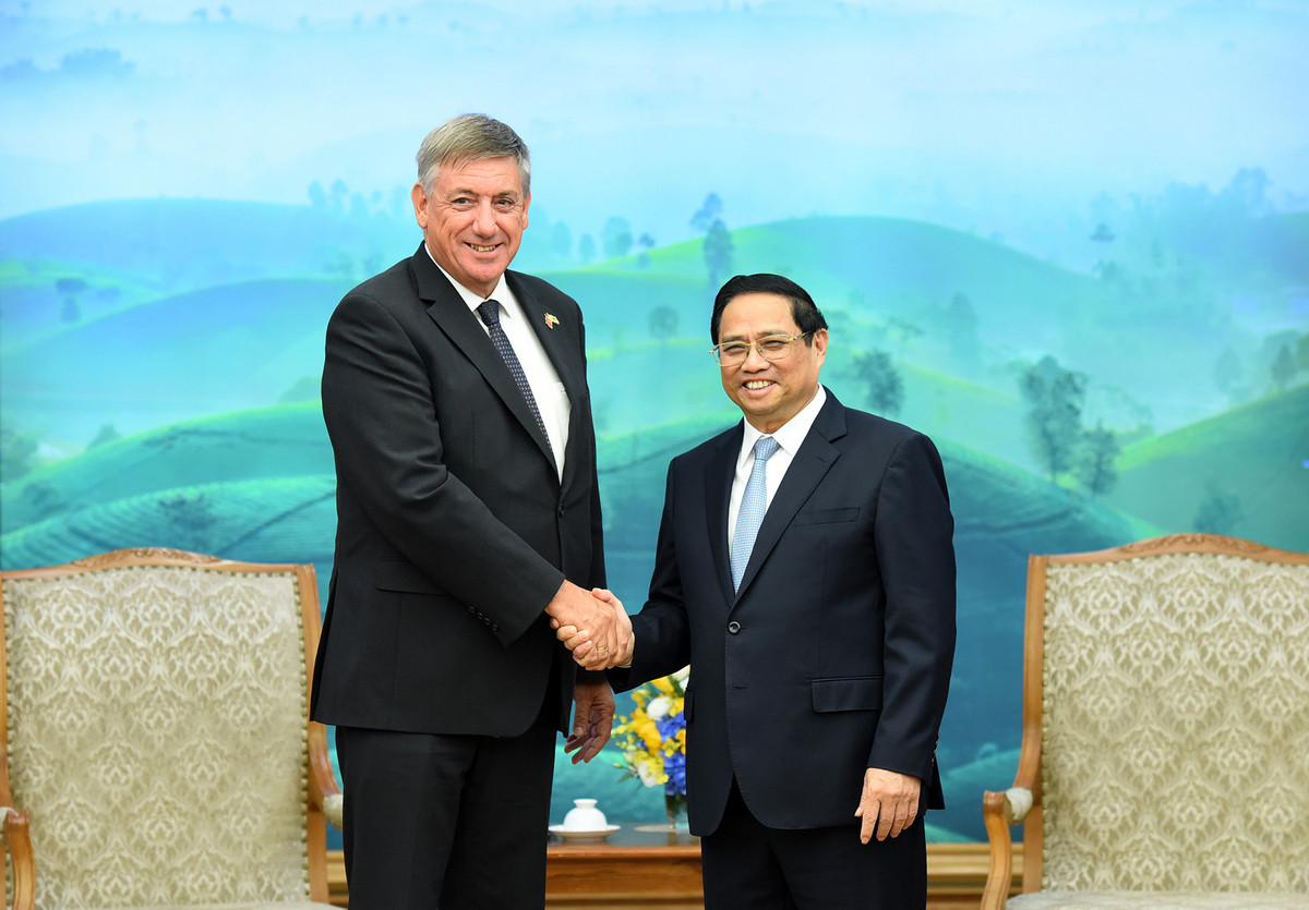 Thủ tướng Phạm Minh Chính đón ông Jan Jambon, Bộ trưởng-Thủ hiến Chính phủ kiêm Bộ trưởng Ngoại giao, Văn hóa, Công nghệ thông tin và Quản lý cơ sở vật chất vùng Flanders, Vương Quốc Bỉ. Thủ tướng Phạm Minh Chính đón ông Jan Jambon, Bộ trưởng-Thủ hiến Chính phủ kiêm Bộ trưởng Ngoại giao, Văn hóa, Công nghệ thông tin và Quản lý cơ sở vật chất vùng Flanders, Vương Quốc Bỉ.