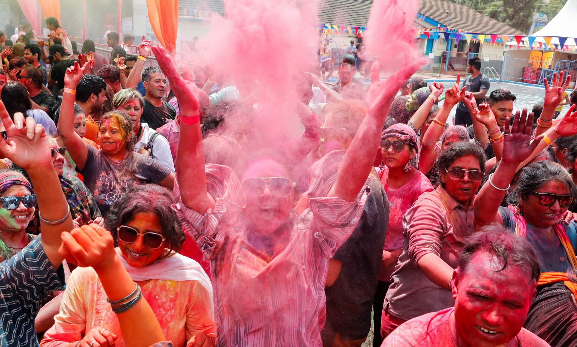 Lễ hội Holi rực rỡ sắc màu ở Nairobi, Kenya. (Ảnh: Reuters)