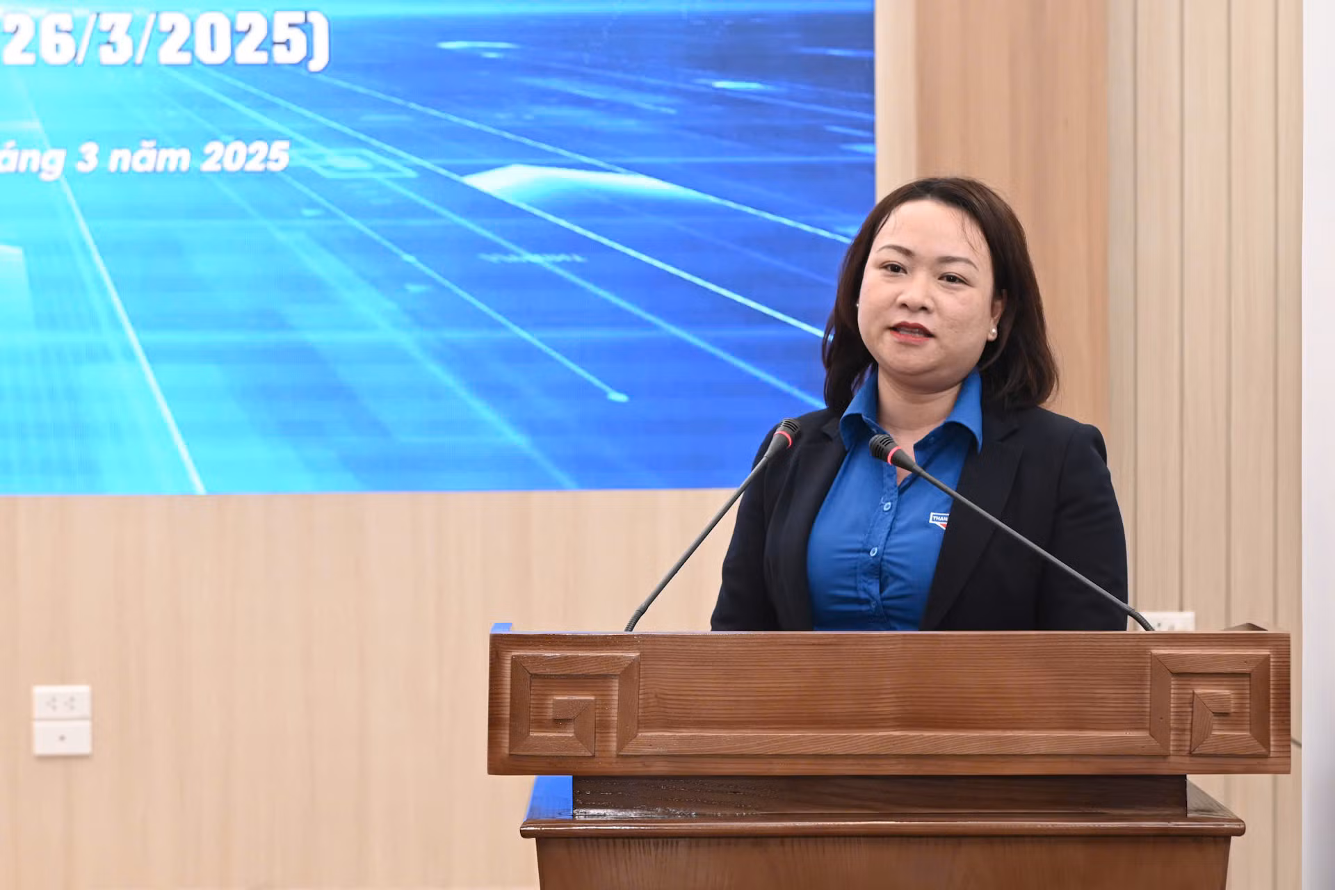 Đồng chí Trần Thị Ngọc Quỳnh, Bí thư Đoàn các cơ quan Đảng Trung ương phát biểu. (Ảnh: BÙI GIANG)