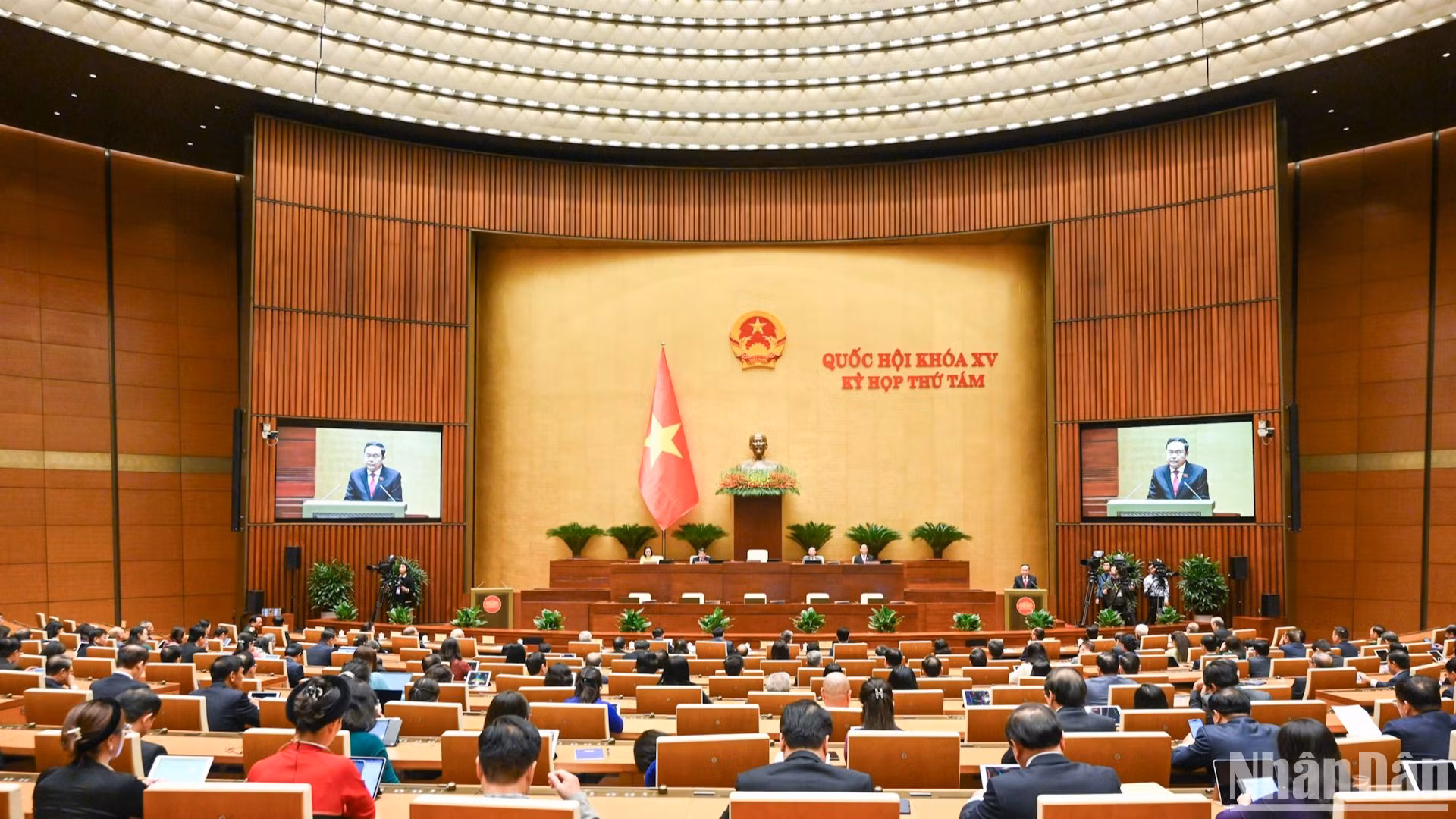 Toàn cảnh phiên bế mạc Kỳ họp thứ 8, Quốc hội khóa XV. (Ảnh: DUY LINH) 