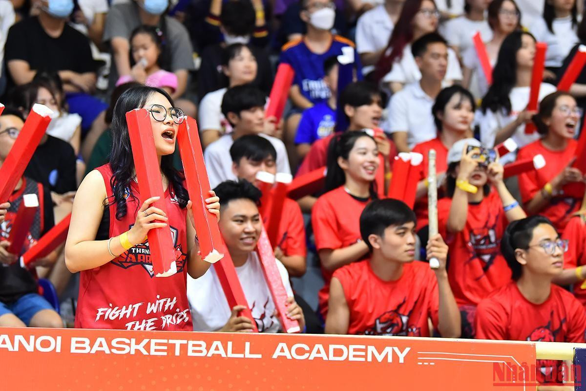 Số ít các cổ động viên Thang Long Warriors là những người có được niềm vui chiến thắng sau cùng. Tuy nhiên, với việc không thể góp mặt tại vòng Playoffs, nhà vô địch năm 2017 sẽ có rất nhiều điều phải làm trong mùa giải tới, khi trình độ giữa các đội bóng và cầu thủ ngày càng được rút ngắn theo từng năm.