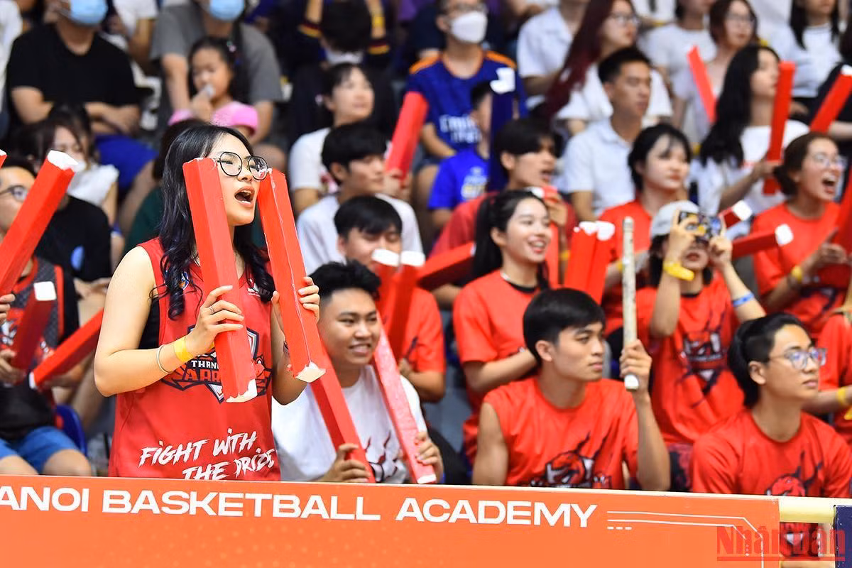 Số ít các cổ động viên Thang Long Warriors là những người có được niềm vui chiến thắng sau cùng. Tuy nhiên, với việc không thể góp mặt tại vòng Playoffs, nhà vô địch năm 2017 sẽ có rất nhiều điều phải làm trong mùa giải tới, khi trình độ giữa các đội bóng và cầu thủ ngày càng được rút ngắn theo từng năm.