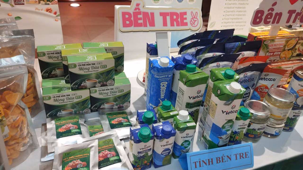 Các sản phẩm đạt tiêu chuẩn Halal của tỉnh Bến Tre. (Ảnh: TRUNG HƯNG)