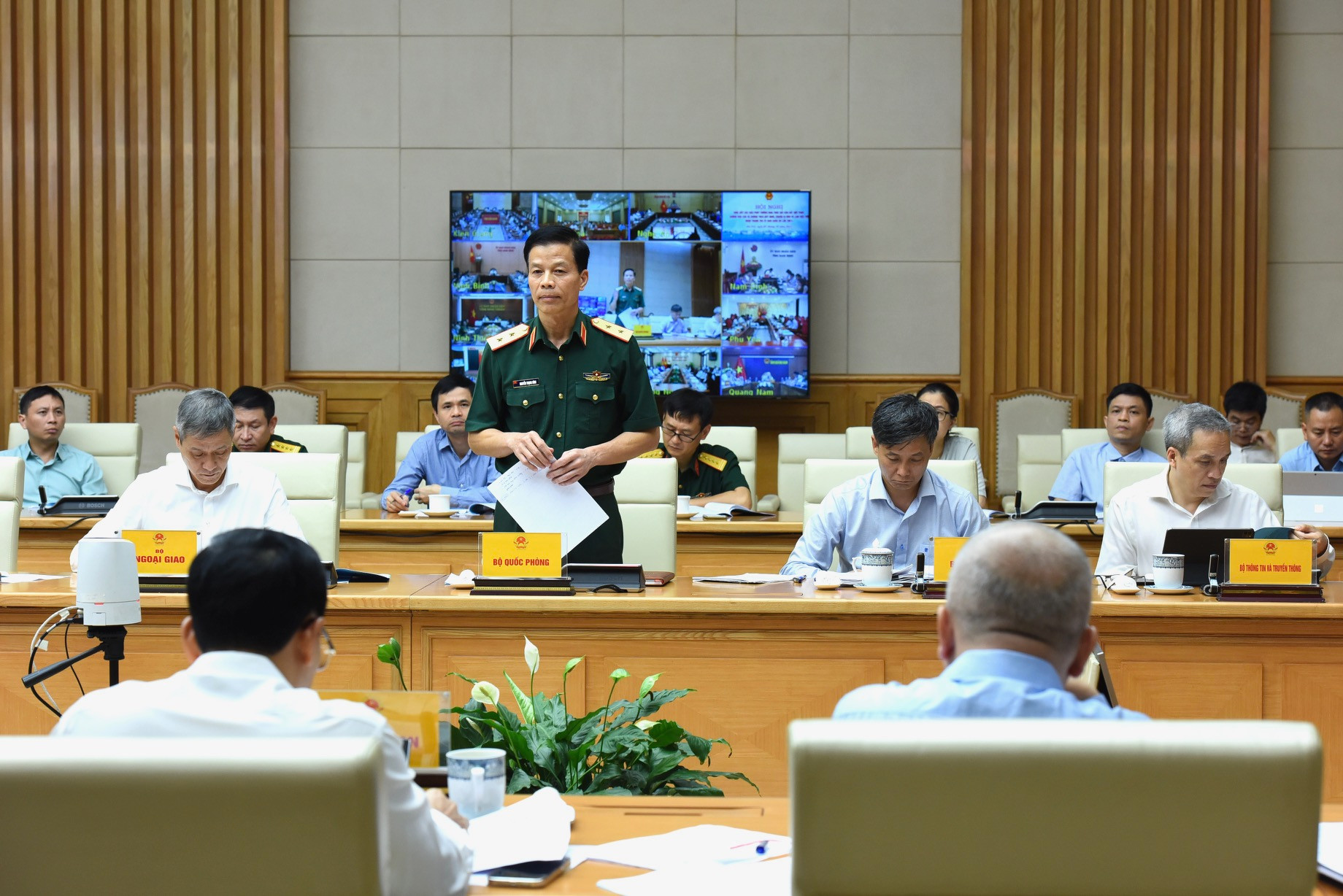 Đại diện lãnh đạo Bộ Quốc phòng phát biểu. Đại diện lãnh đạo Bộ Quốc phòng phát biểu.