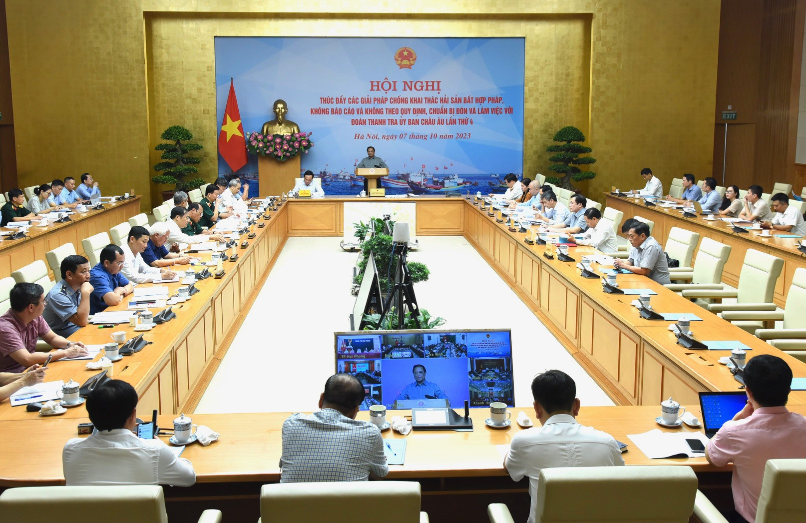 Thủ tướng đề nghị các đại biểu dự hội nghị tập trung đánh giá tình hình, phân tích nguyên nhân, chỉ ra bài học kinh nghiệm, đề ra mục tiêu, nhiệm vụ thời gian tới. Thủ tướng đề nghị các đại biểu dự hội nghị tập trung đánh giá tình hình, phân tích nguyên nhân, chỉ ra bài học kinh nghiệm, đề ra mục tiêu, nhiệm vụ thời gian tới.