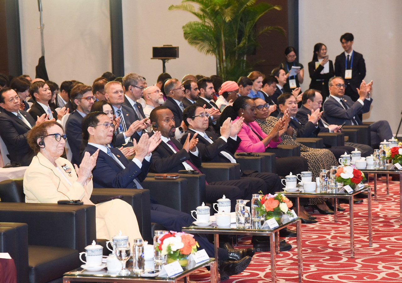 Thủ tướng Phạm Minh Chính và các đại biểu tham dự lễ bế mạc. (Ảnh: TRẦN HẢI) Thủ tướng Phạm Minh Chính và các đại biểu tham dự lễ bế mạc. (Ảnh: TRẦN HẢI)