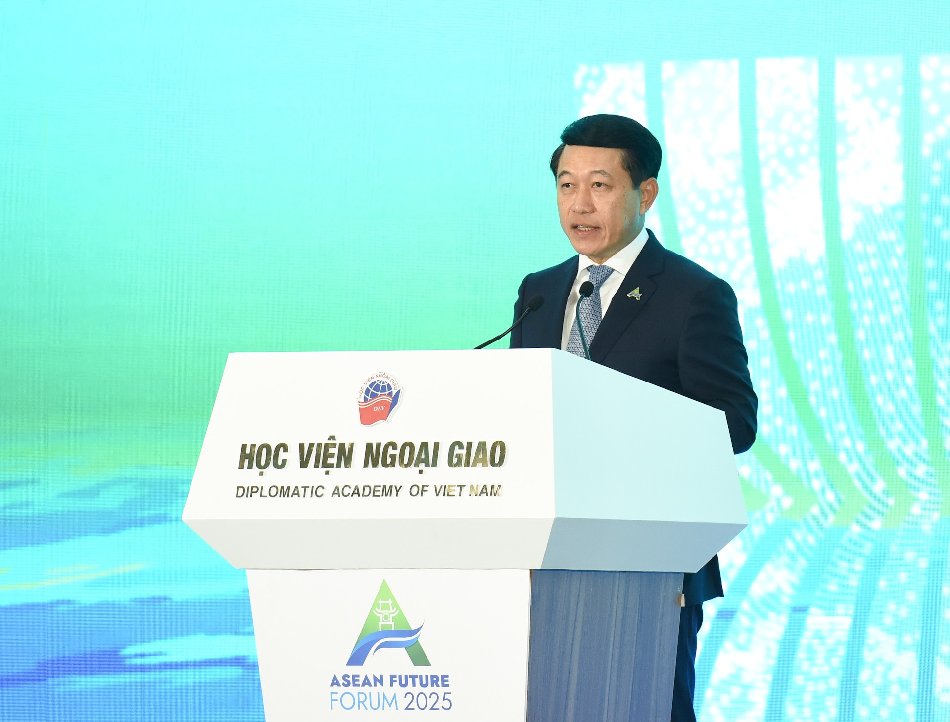 Phó Thủ tướng Lào Saleumxay Kommasith phát biểu. (Ảnh: TRẦN HẢI) Phó Thủ tướng Lào Saleumxay Kommasith phát biểu. (Ảnh: TRẦN HẢI)