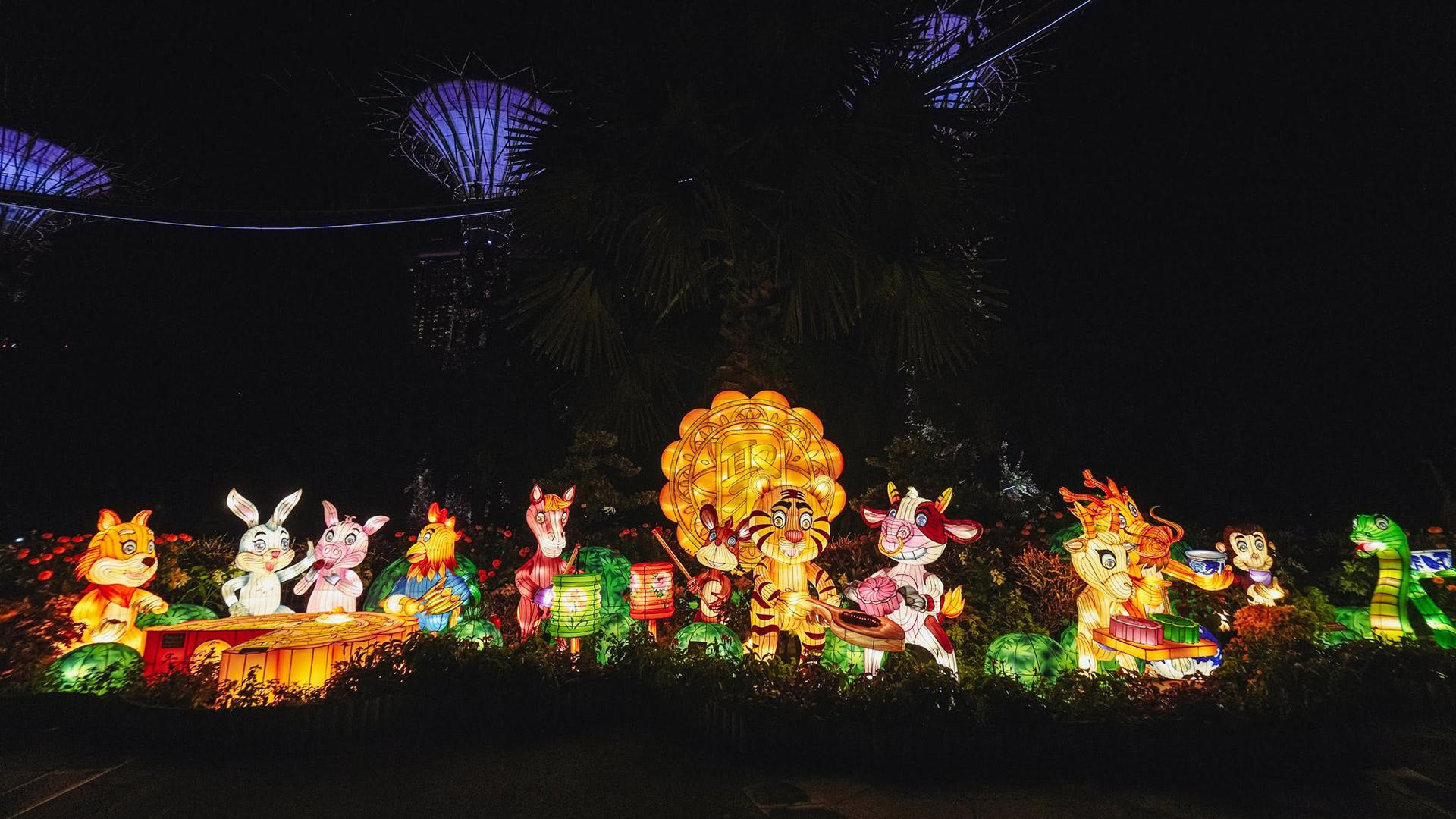 Lồng đèn tạo hình 12 con giáp. Lồng đèn tạo hình 12 con giáp.